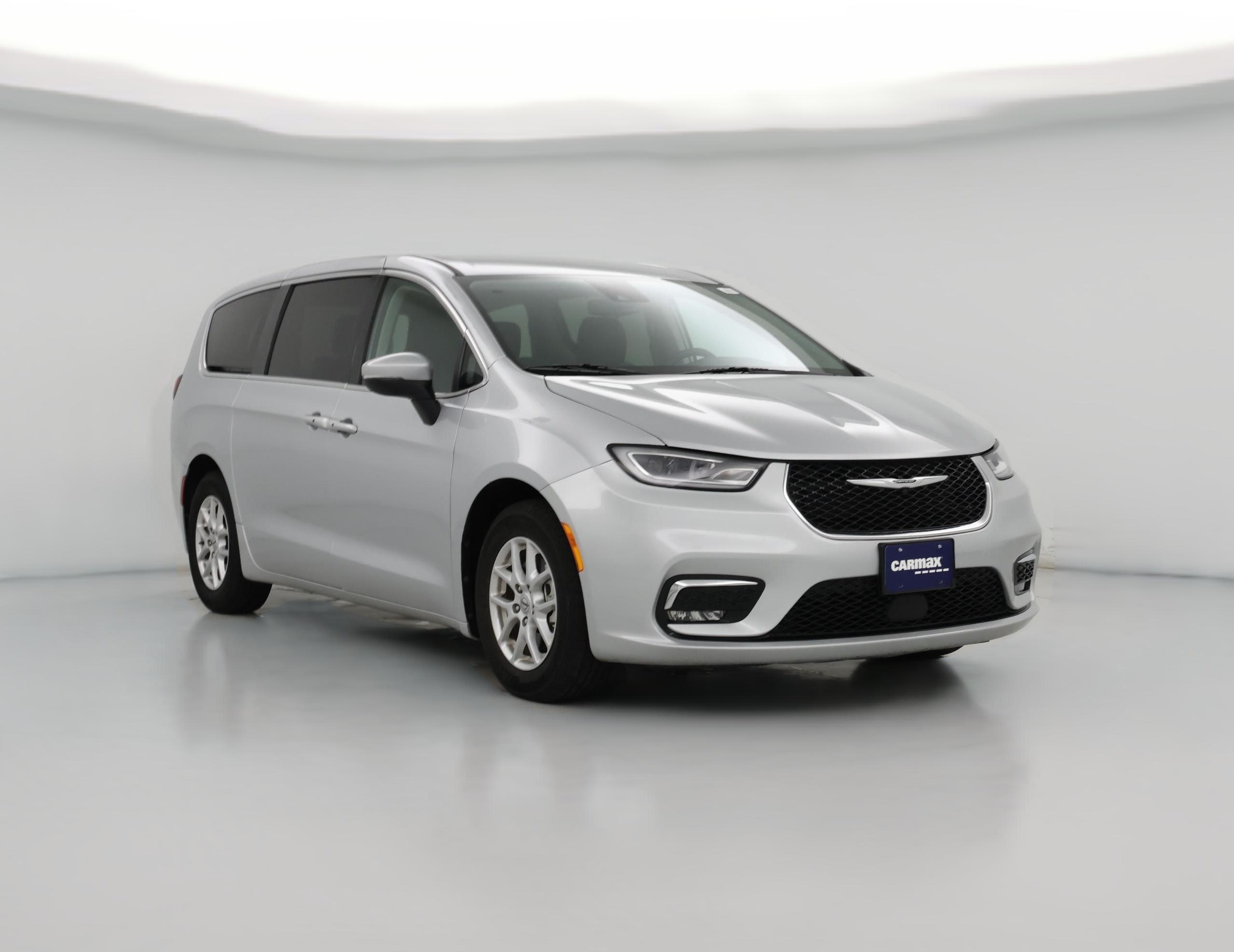 Thumbnail: 2023 Chrysler Pacifica - 1