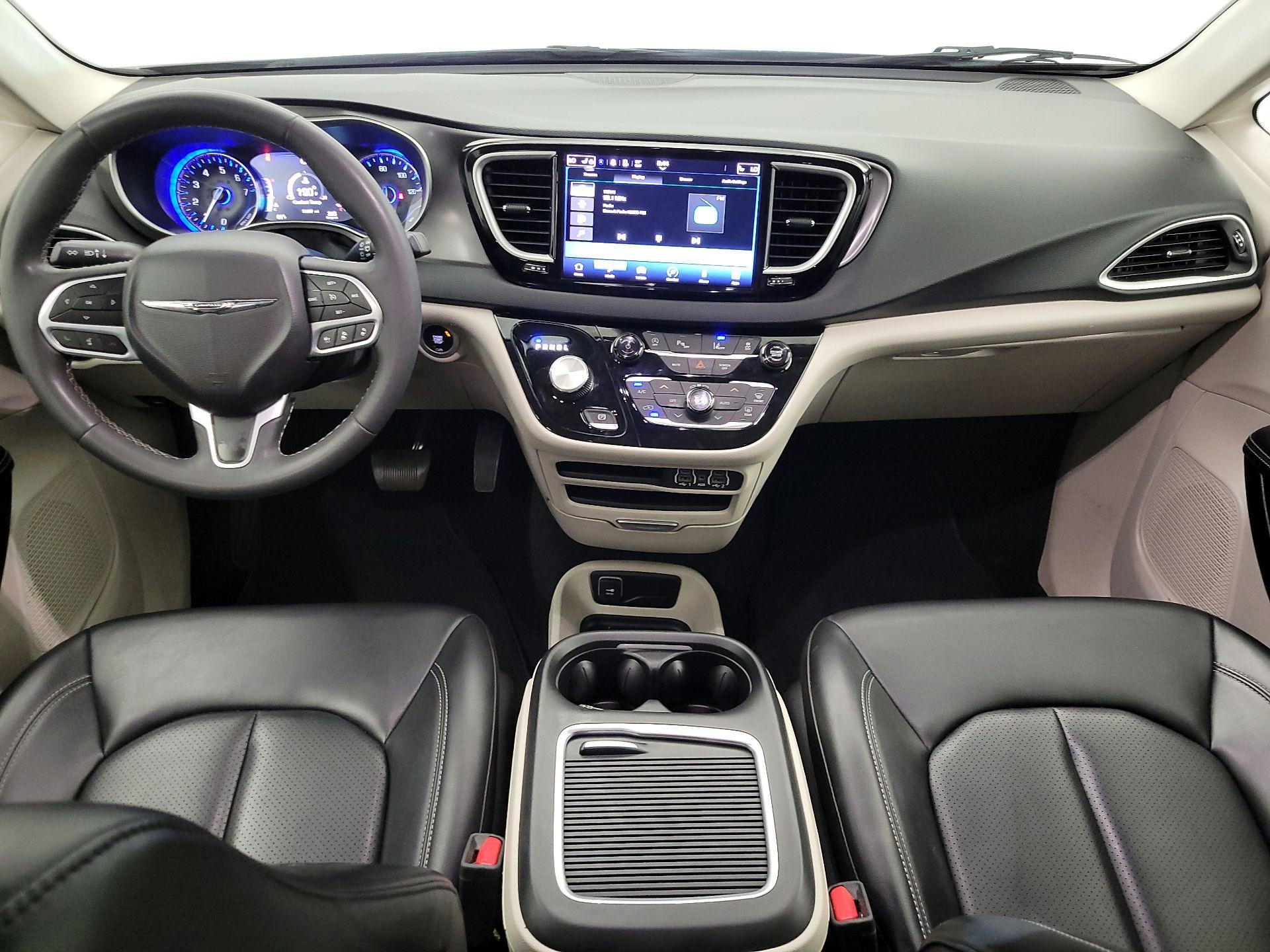 Thumbnail: 2023 Chrysler Pacifica - 9