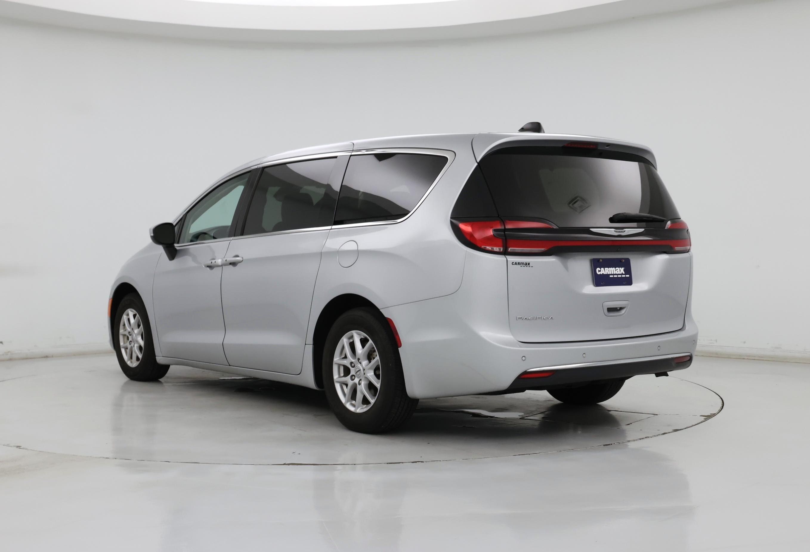 Thumbnail: 2023 Chrysler Pacifica - 2