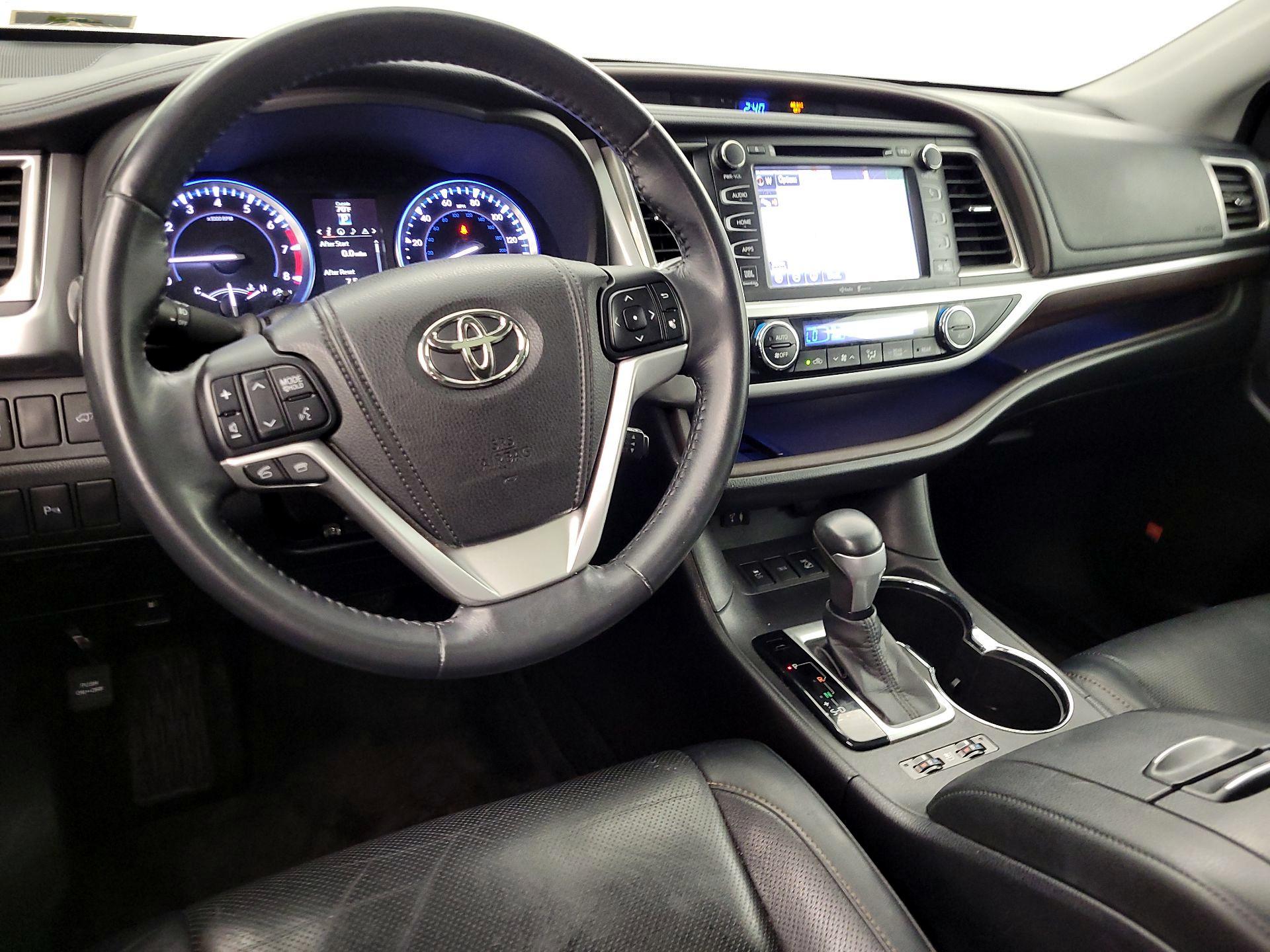 Thumbnail: 2014 Toyota Highlander - 9