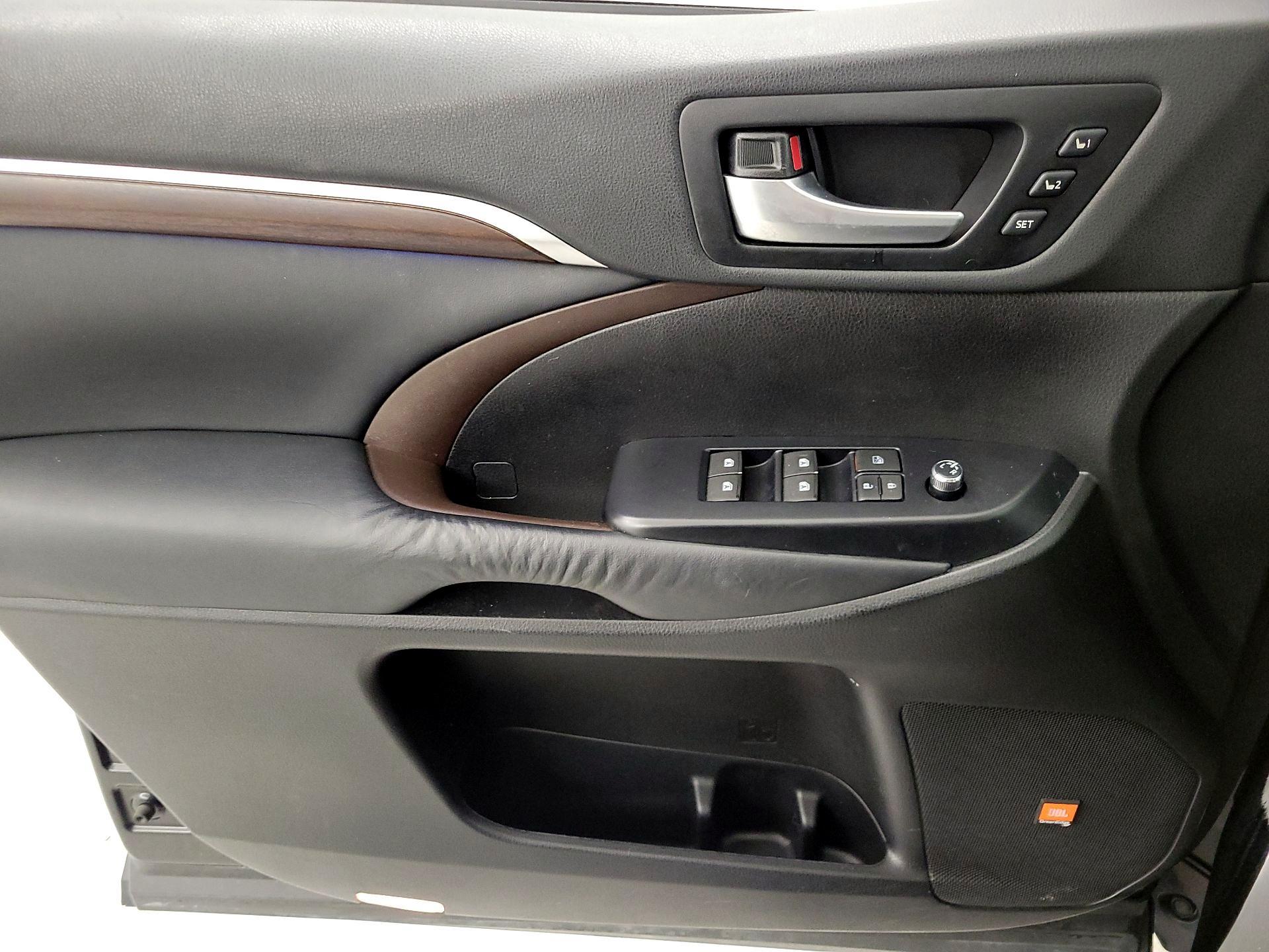 Thumbnail: 2014 Toyota Highlander - 12