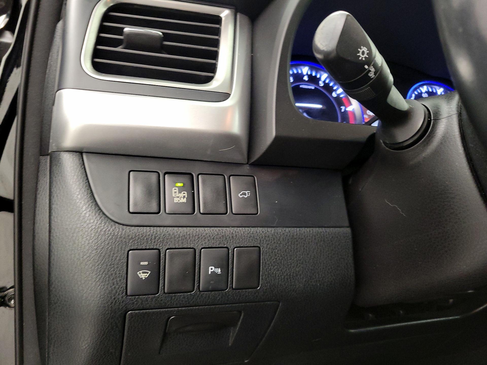 Thumbnail: 2014 Toyota Highlander - 13