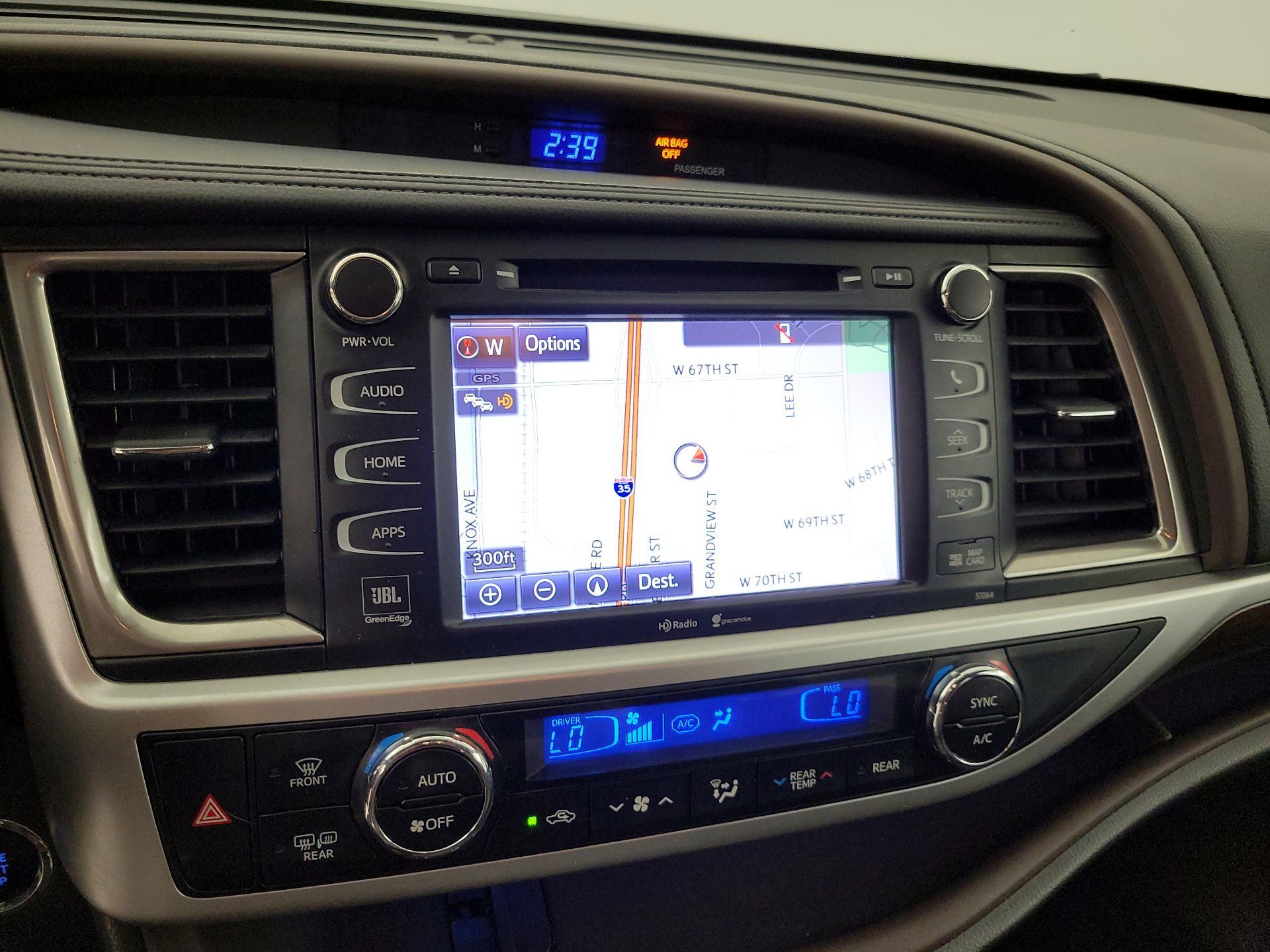 Thumbnail: 2014 Toyota Highlander - 14