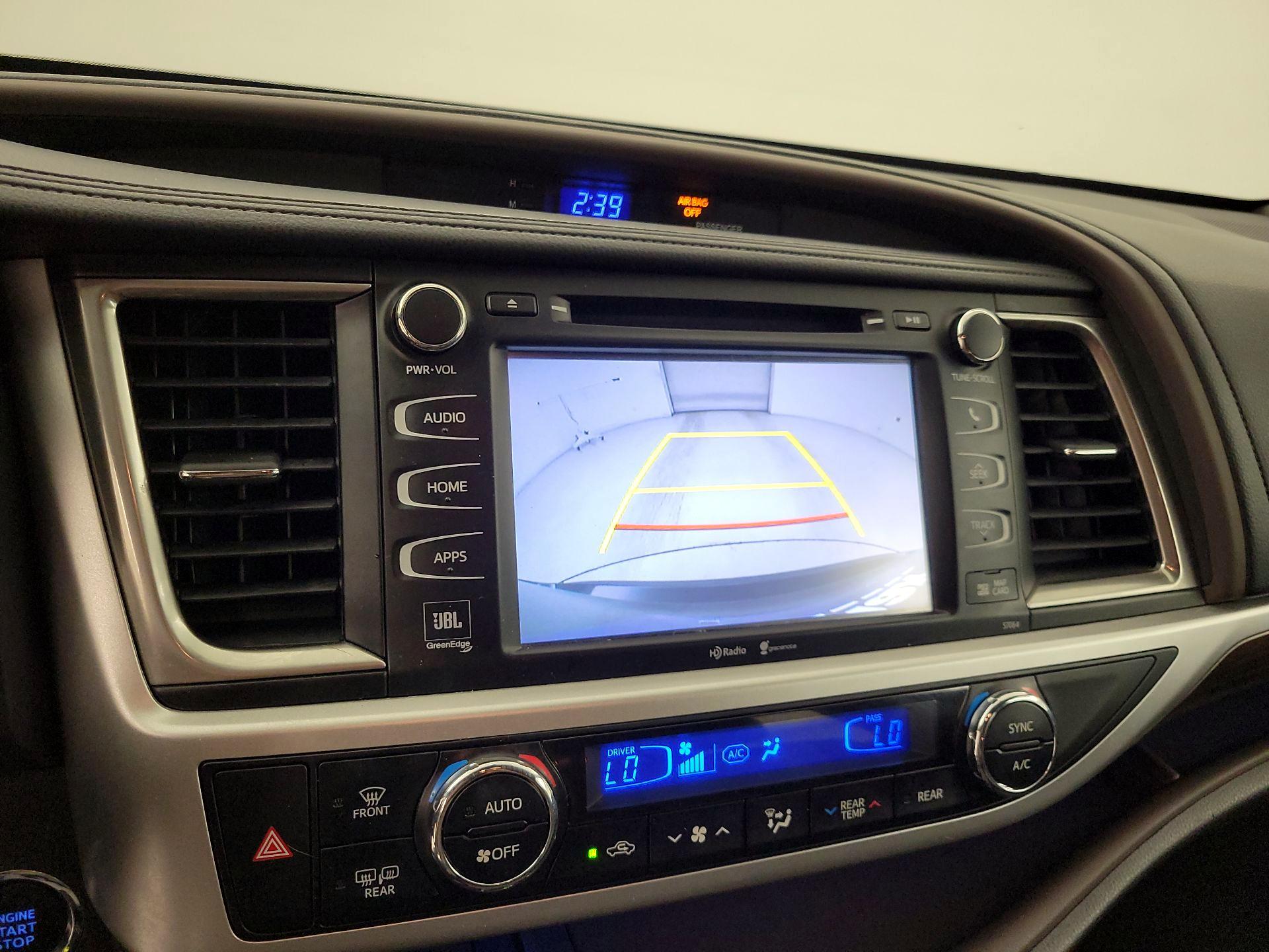 Thumbnail: 2014 Toyota Highlander - 15