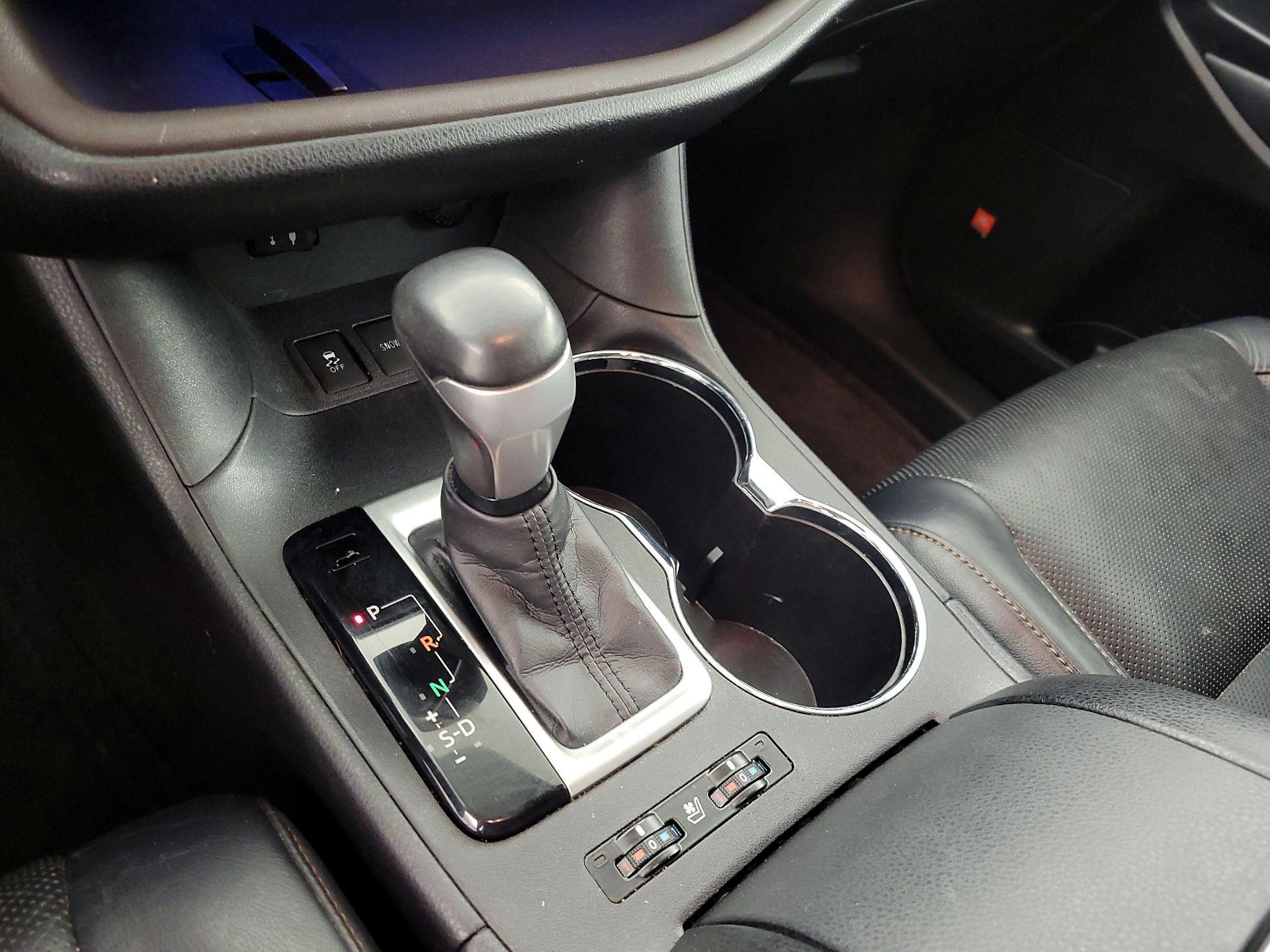 Thumbnail: 2014 Toyota Highlander - 18