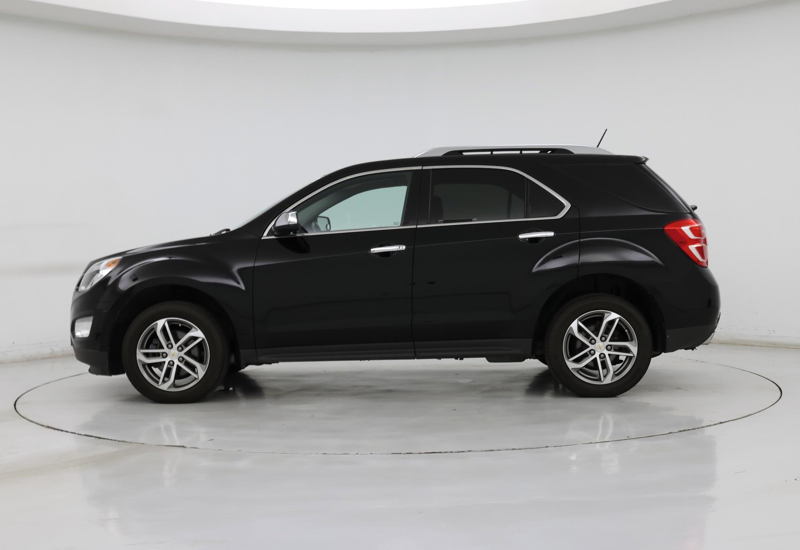 Thumbnail: 2017 Chevrolet Equinox - 3