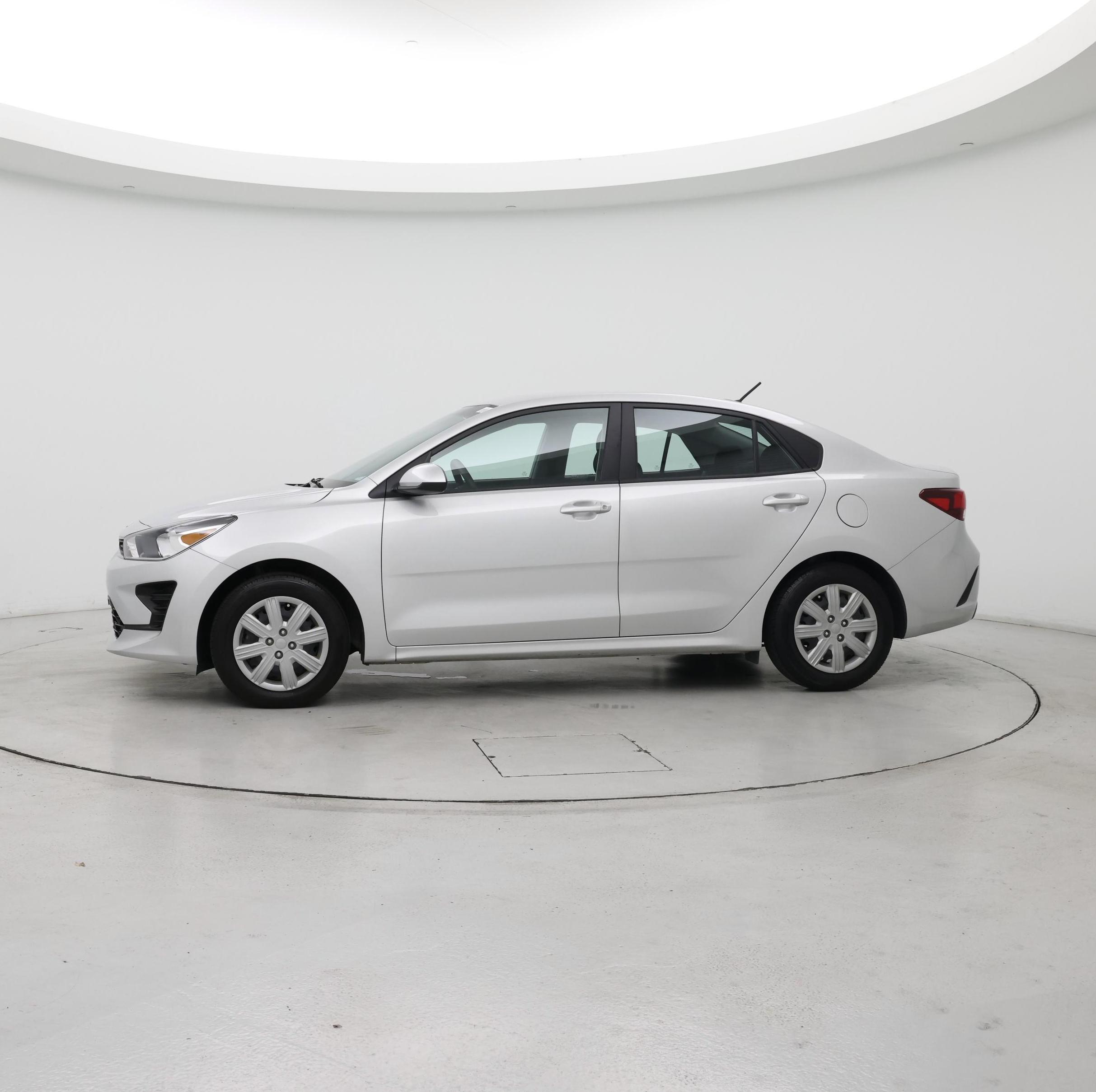 Thumbnail: 2023 Kia Rio - 3
