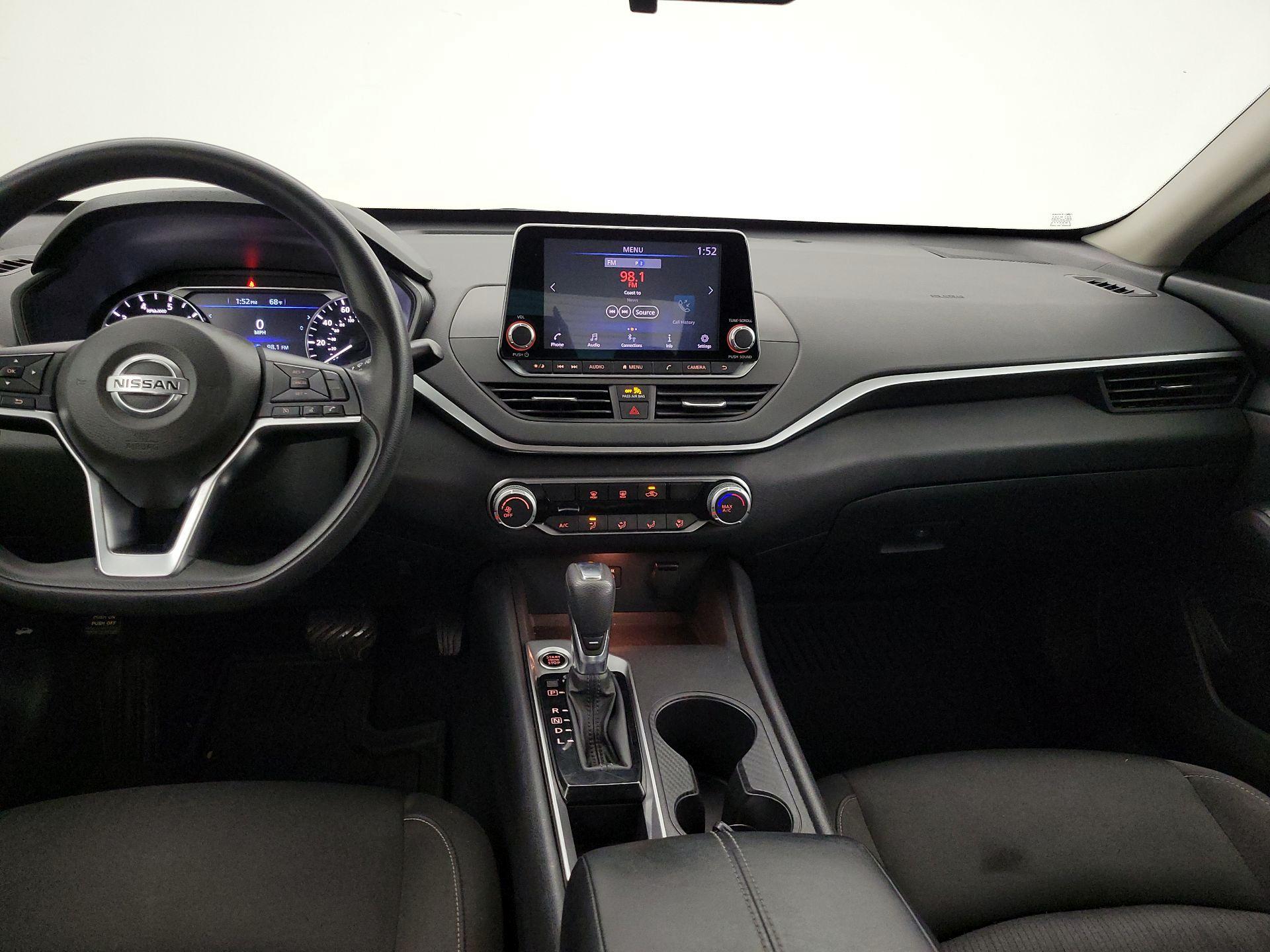 Thumbnail: 2020 Nissan Altima - 9