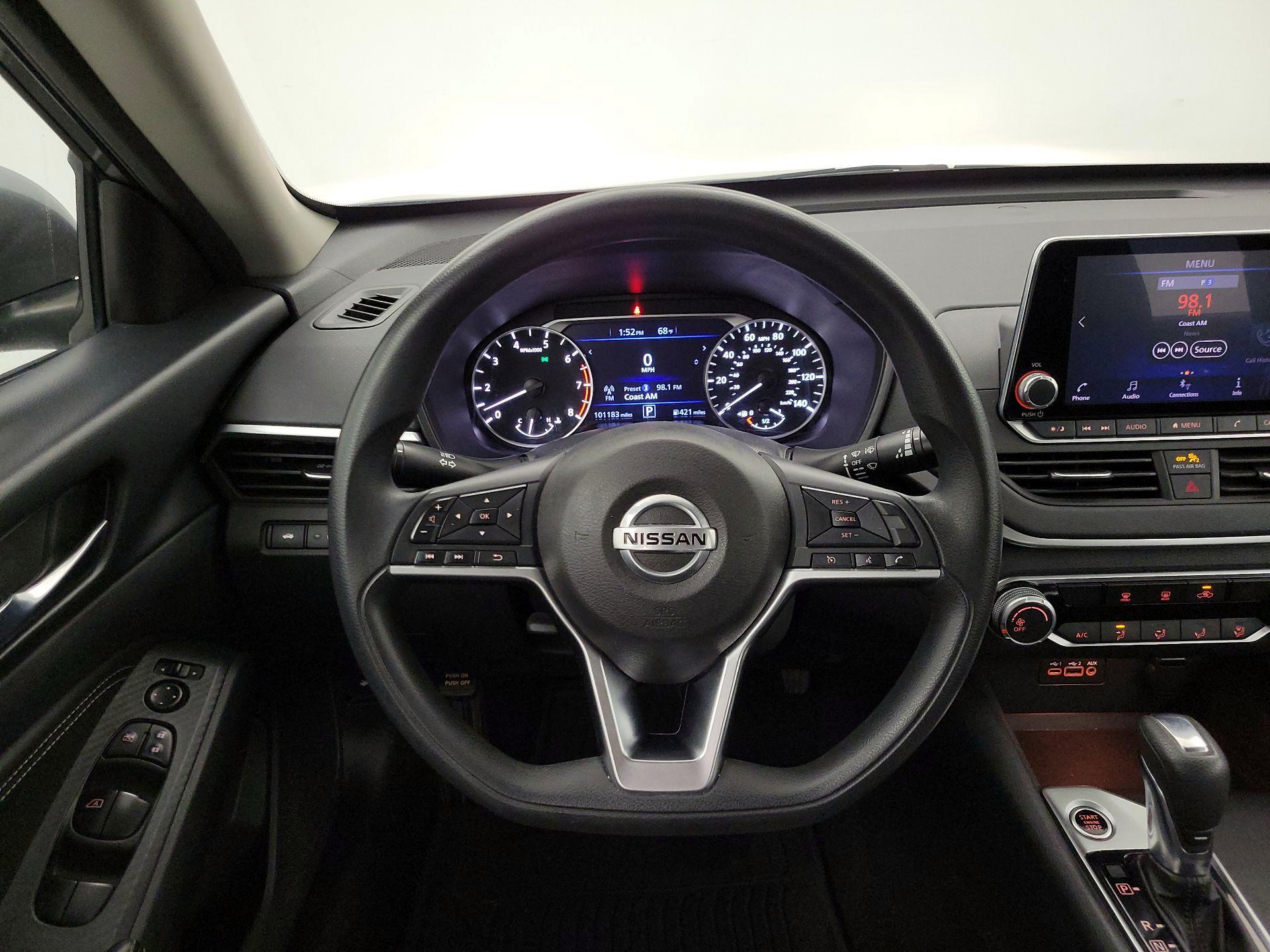 Thumbnail: 2020 Nissan Altima - 10
