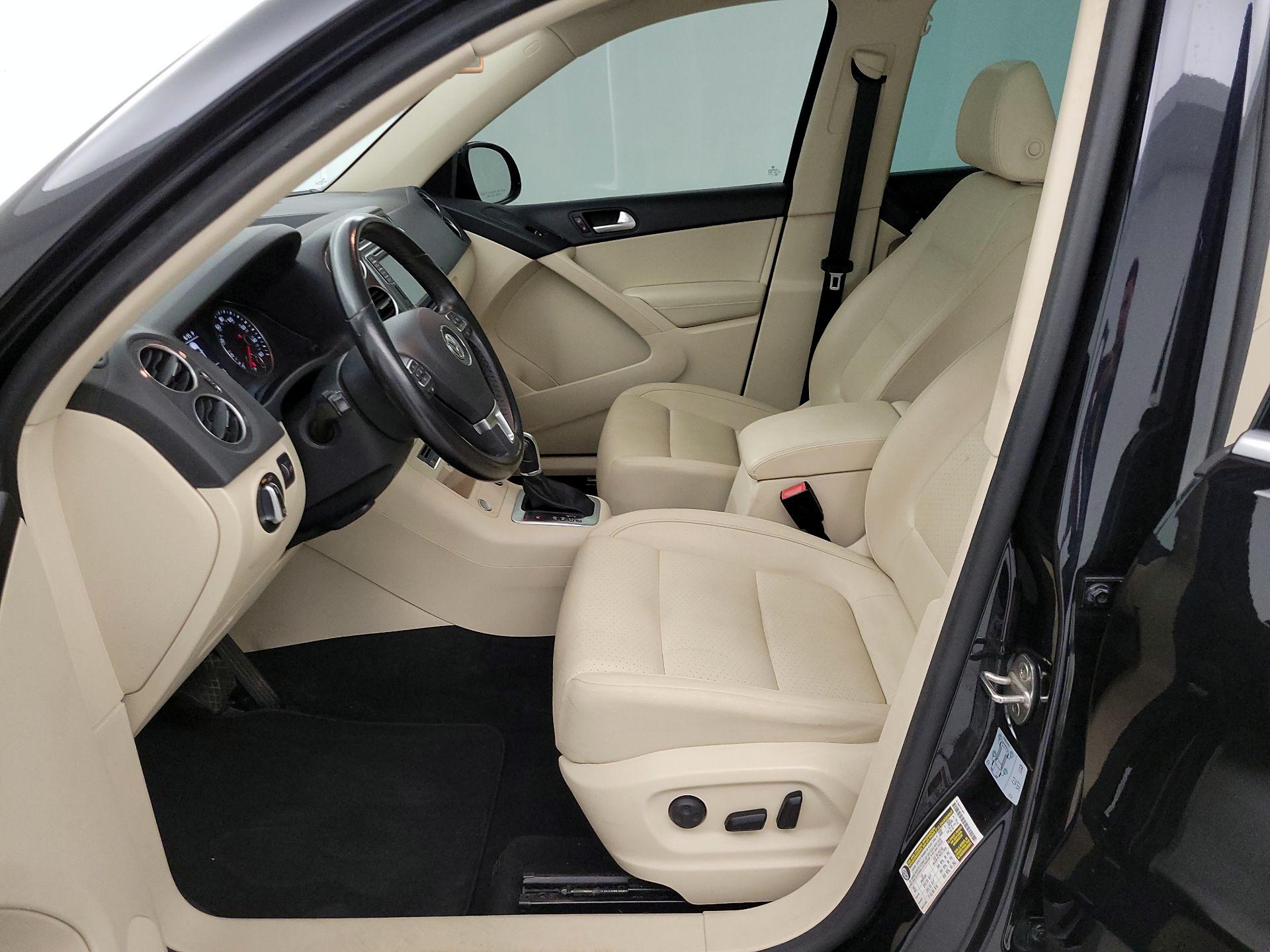 Thumbnail: 2017 Volkswagen Tiguan - 11