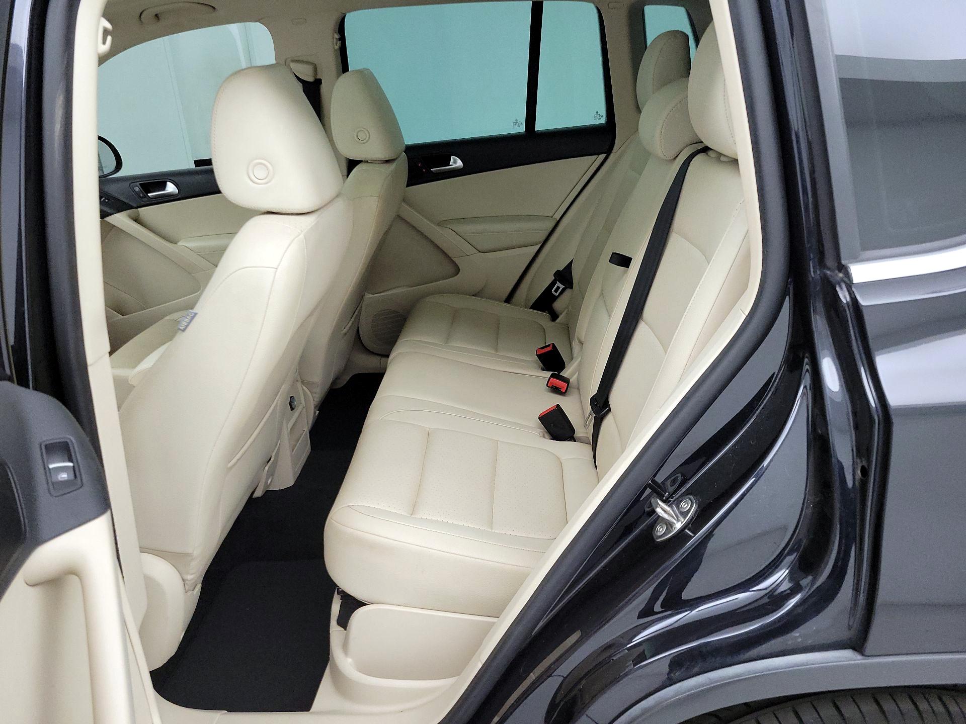 Thumbnail: 2017 Volkswagen Tiguan - 20