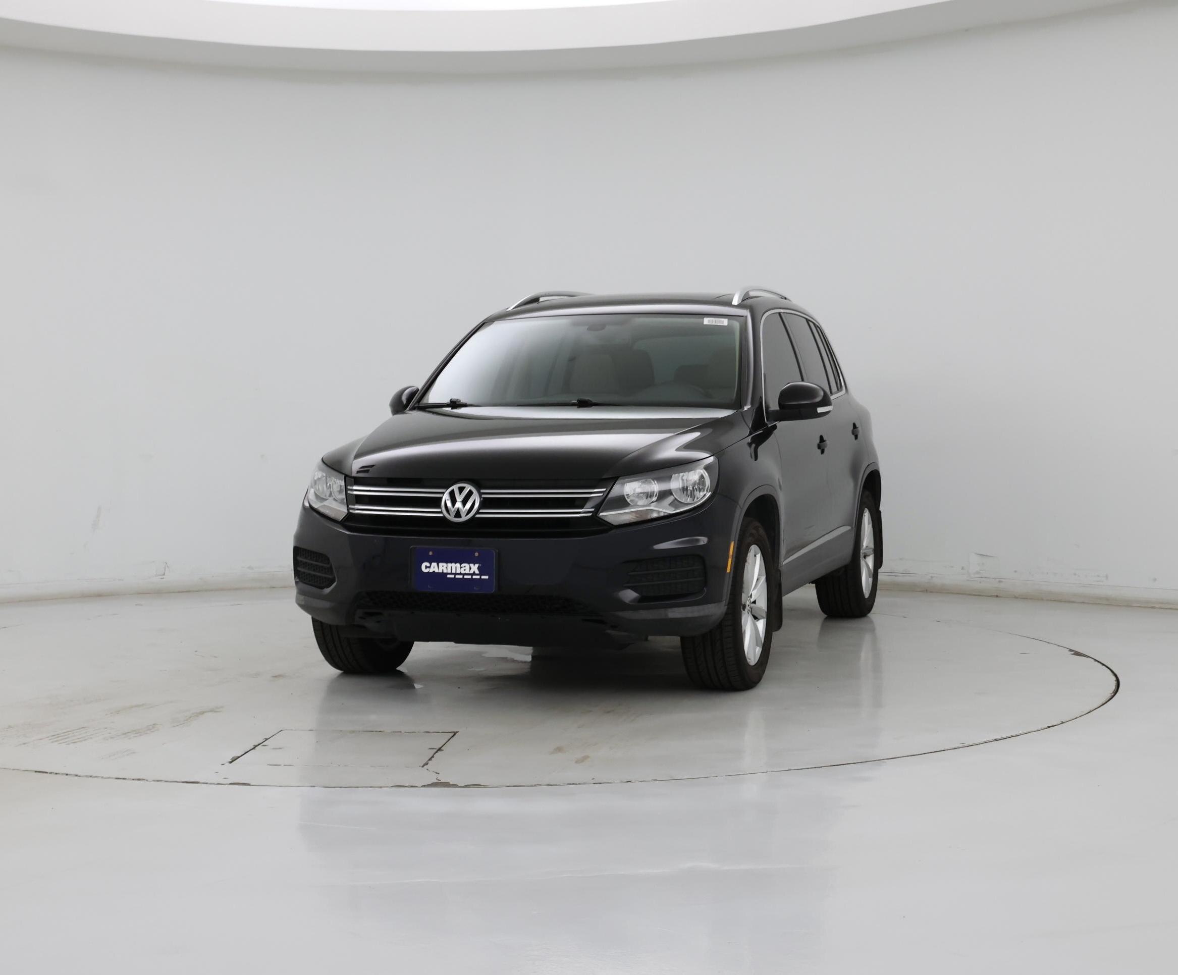 Thumbnail: 2017 Volkswagen Tiguan - 4