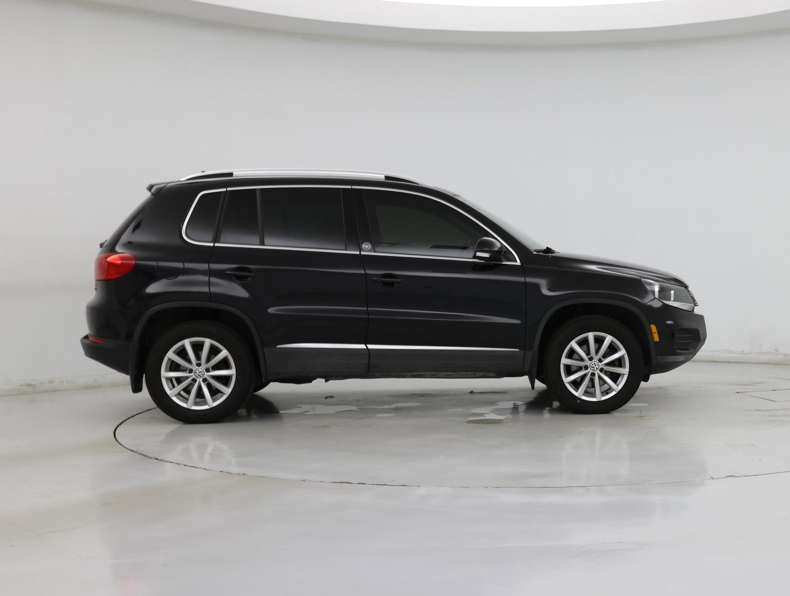 Thumbnail: 2017 Volkswagen Tiguan - 7
