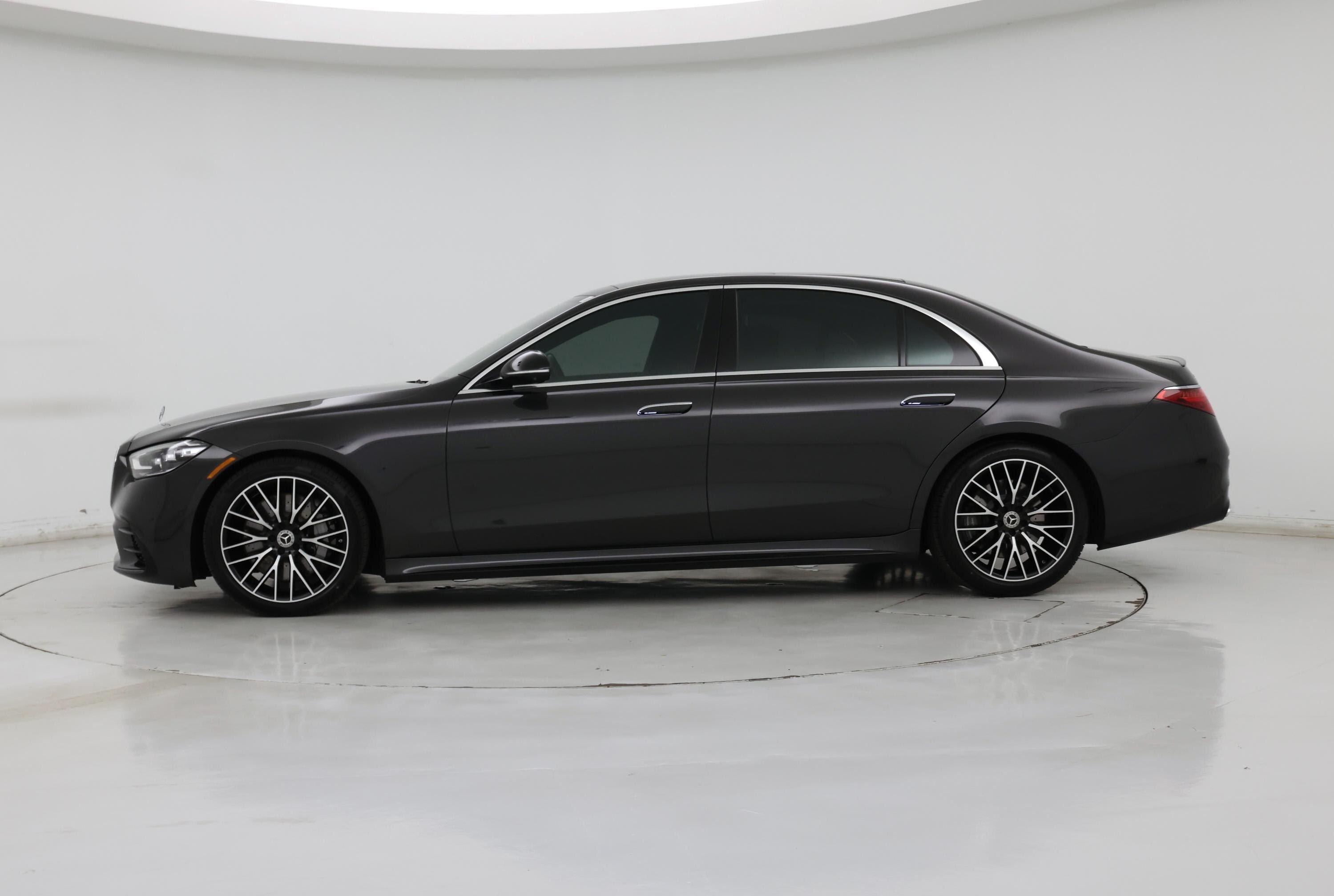 Thumbnail: 2022 Mercedes-Benz S-Class - 3