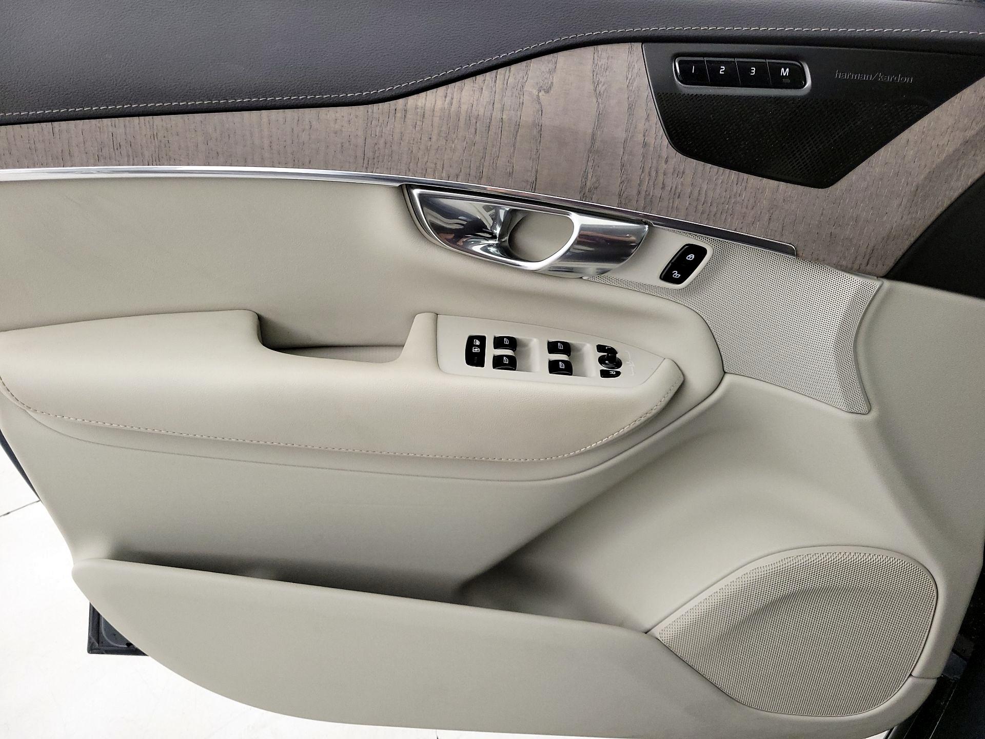 Thumbnail: 2021 Volvo XC90 - 12