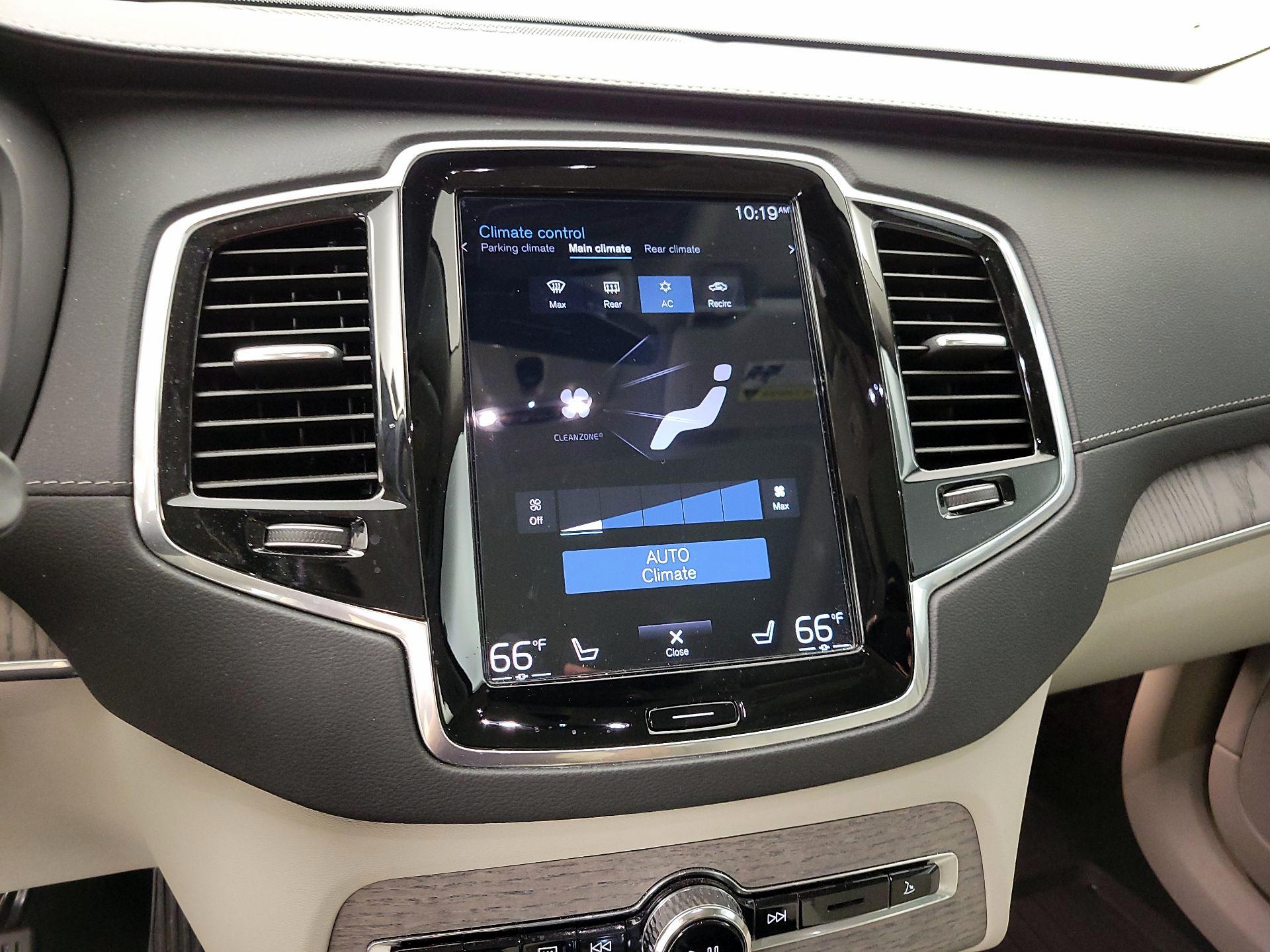 Thumbnail: 2021 Volvo XC90 - 17