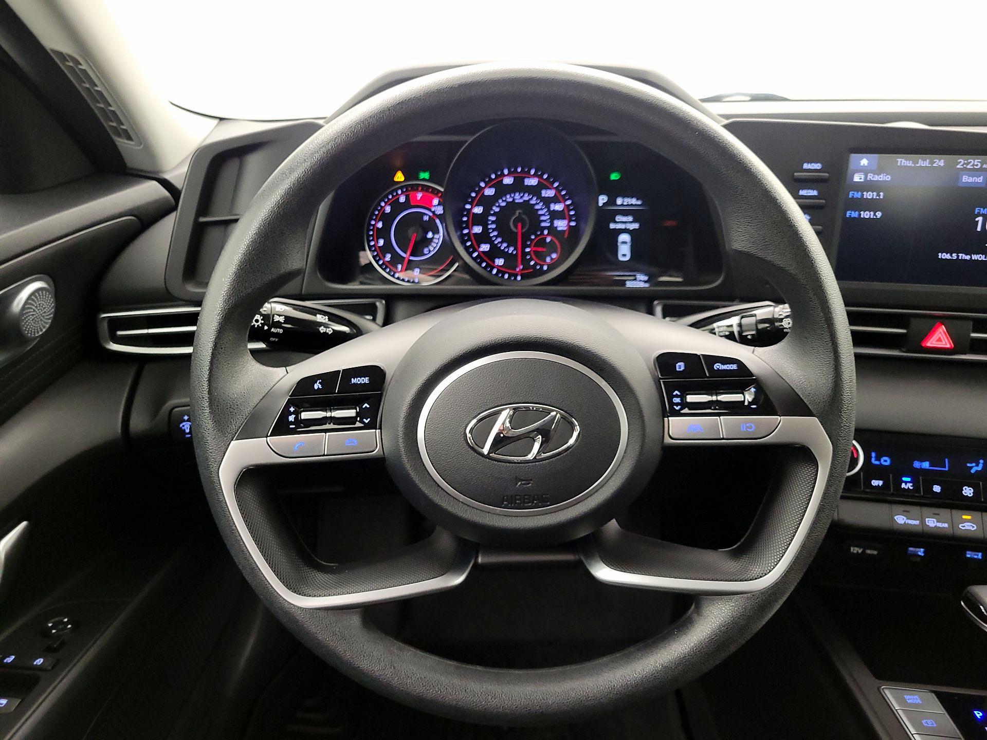 Thumbnail: 2023 Hyundai Elantra - 10