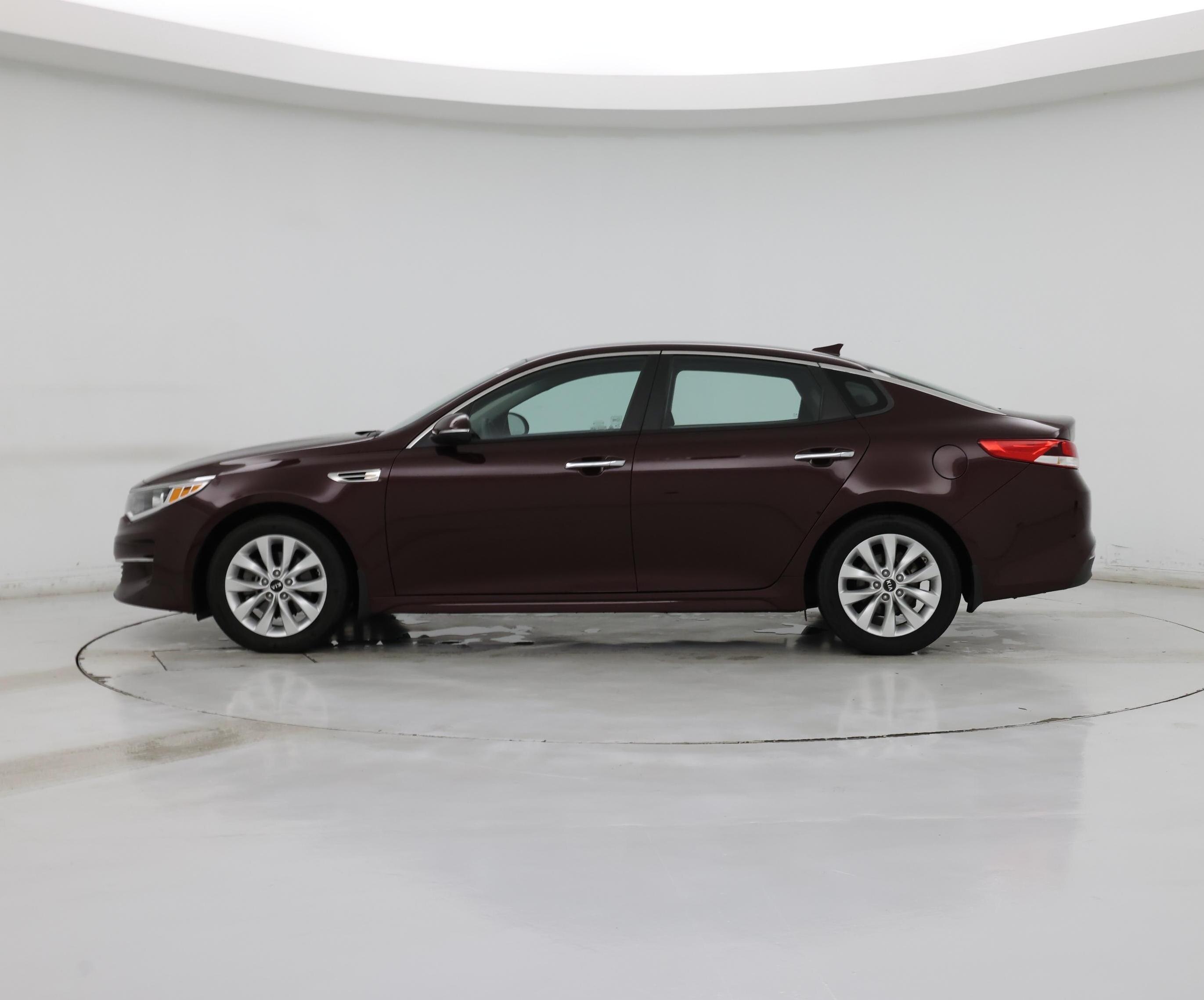 Thumbnail: 2017 Kia Optima - 3