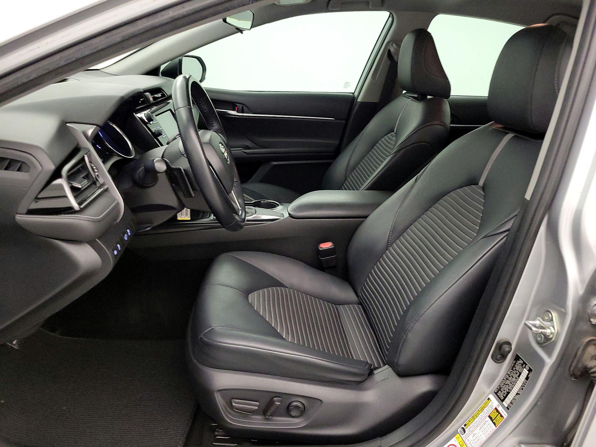 Thumbnail: 2019 Toyota Camry - 11