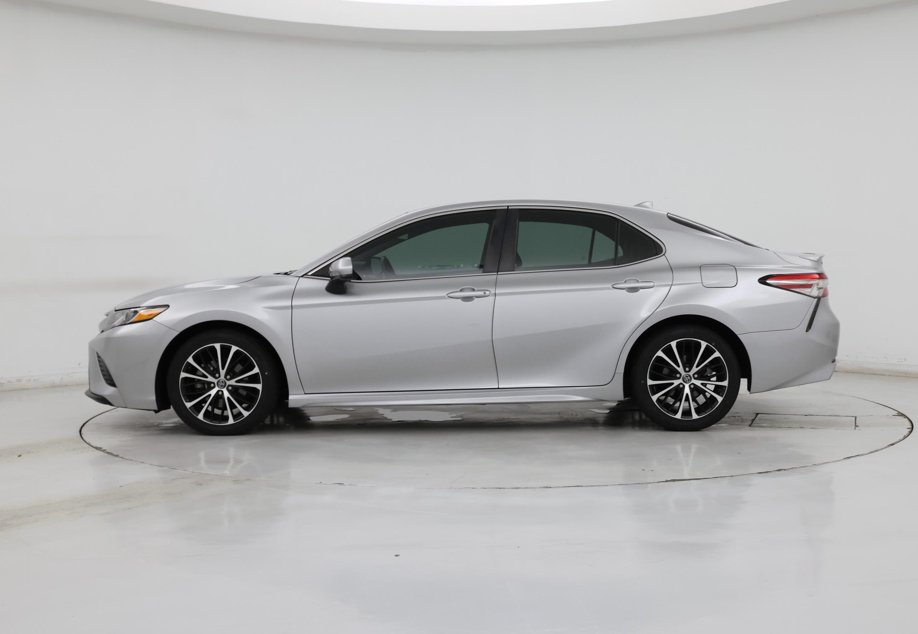 Thumbnail: 2019 Toyota Camry - 3