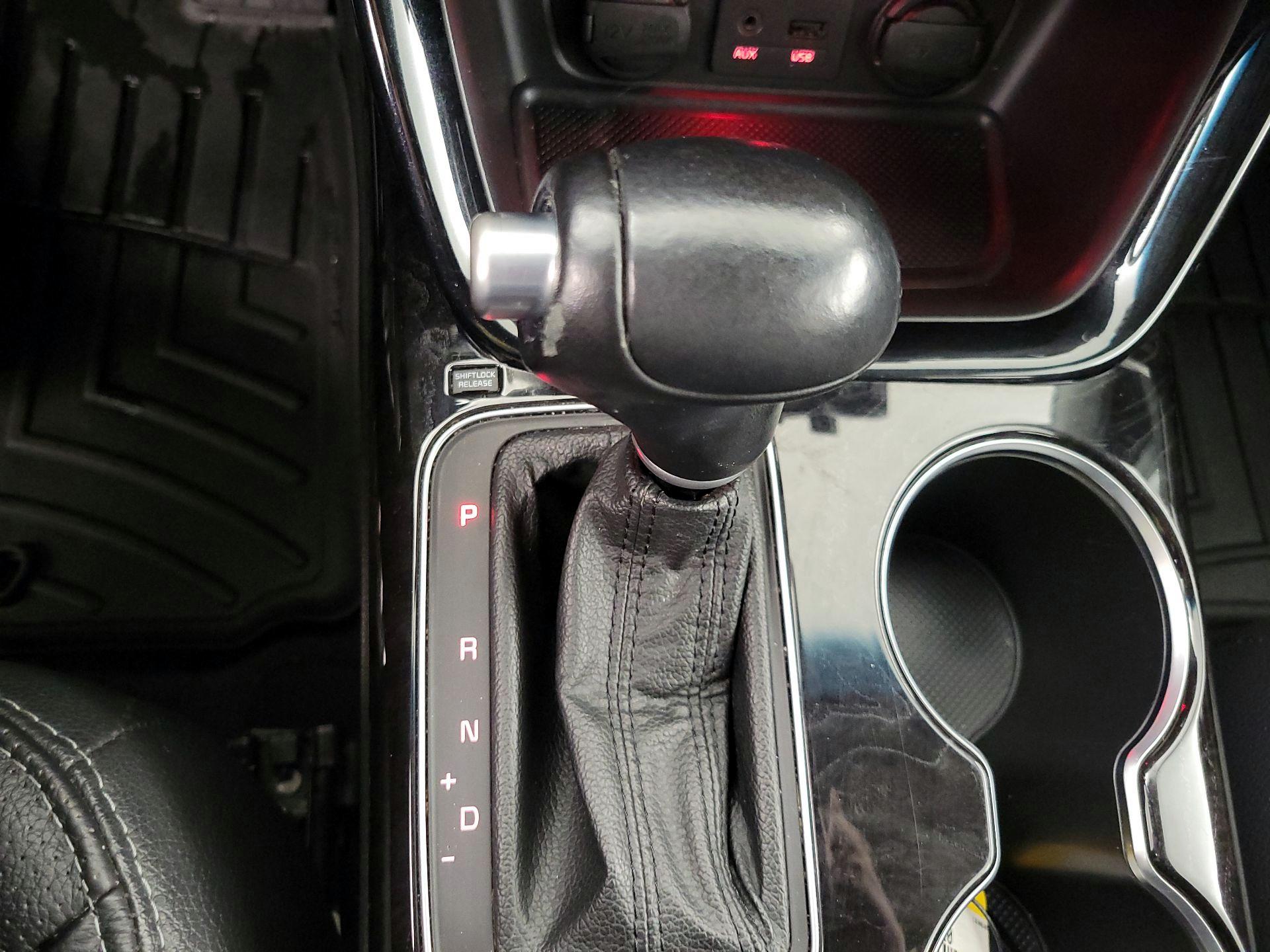 Thumbnail: 2014 Kia Sorento - 18