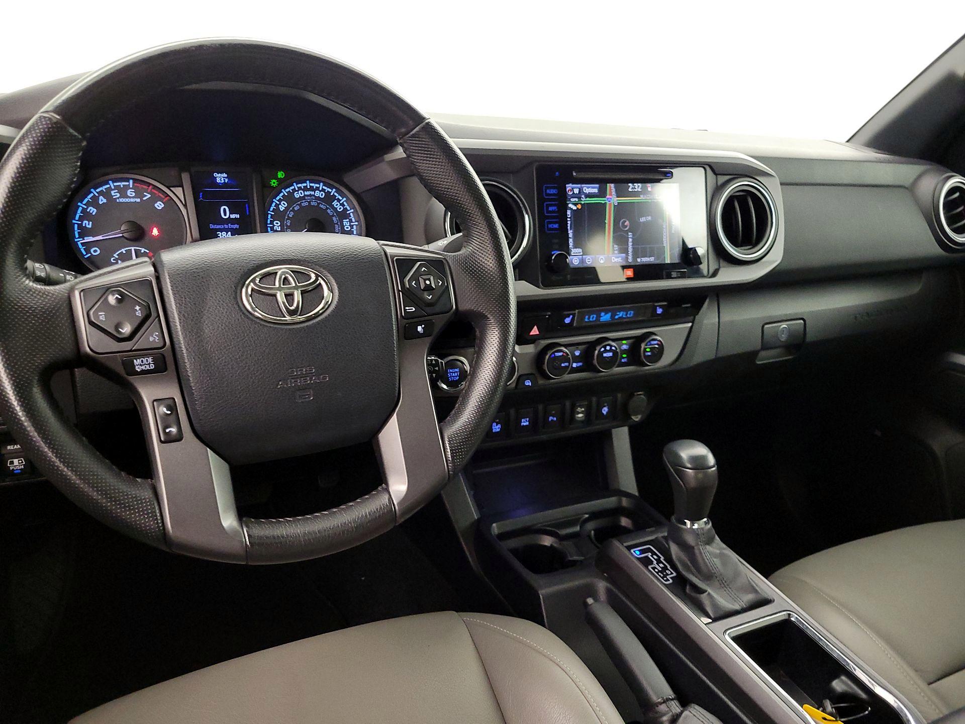 Thumbnail: 2017 Toyota Tacoma - 9