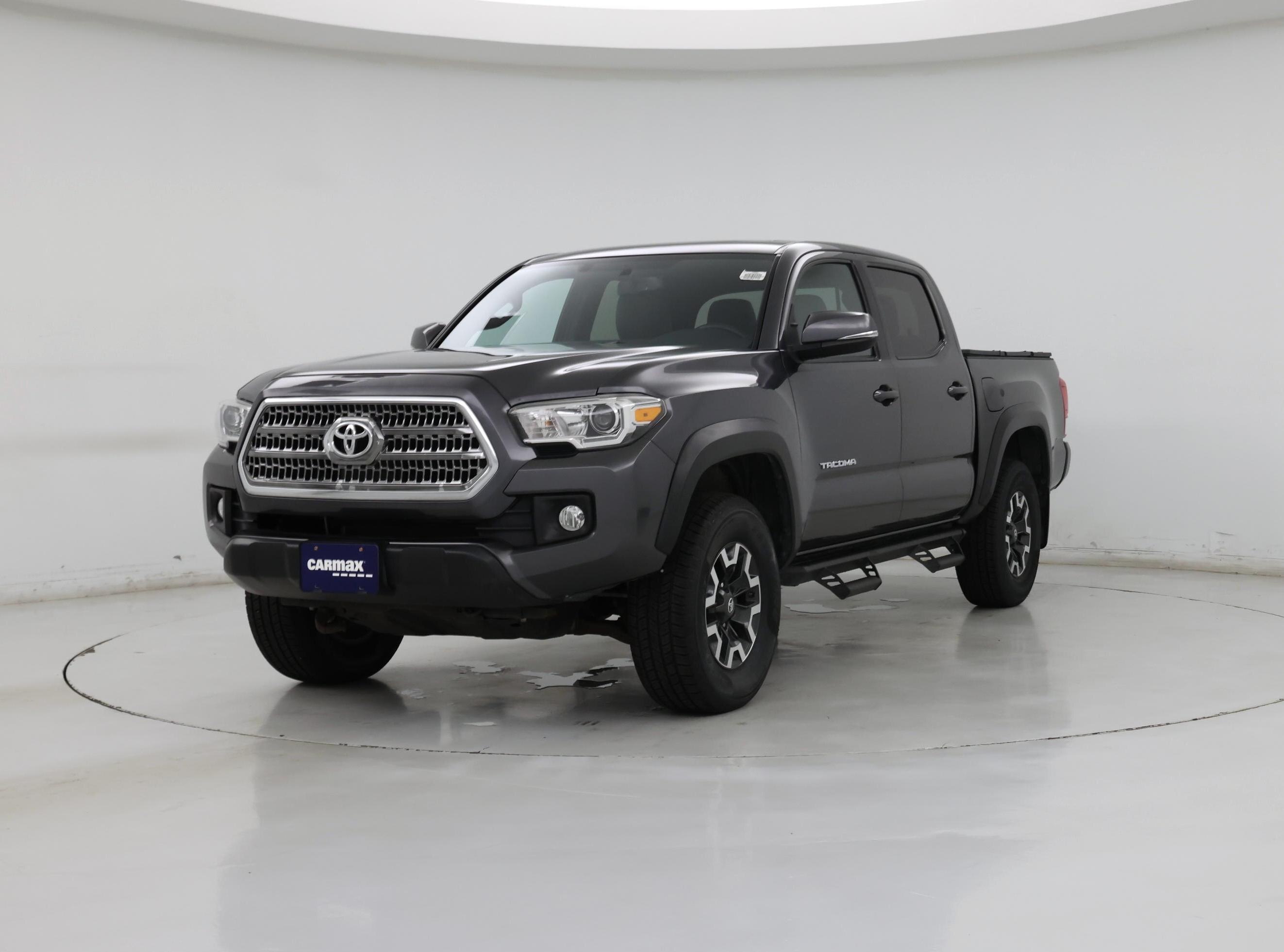 Thumbnail: 2017 Toyota Tacoma - 4