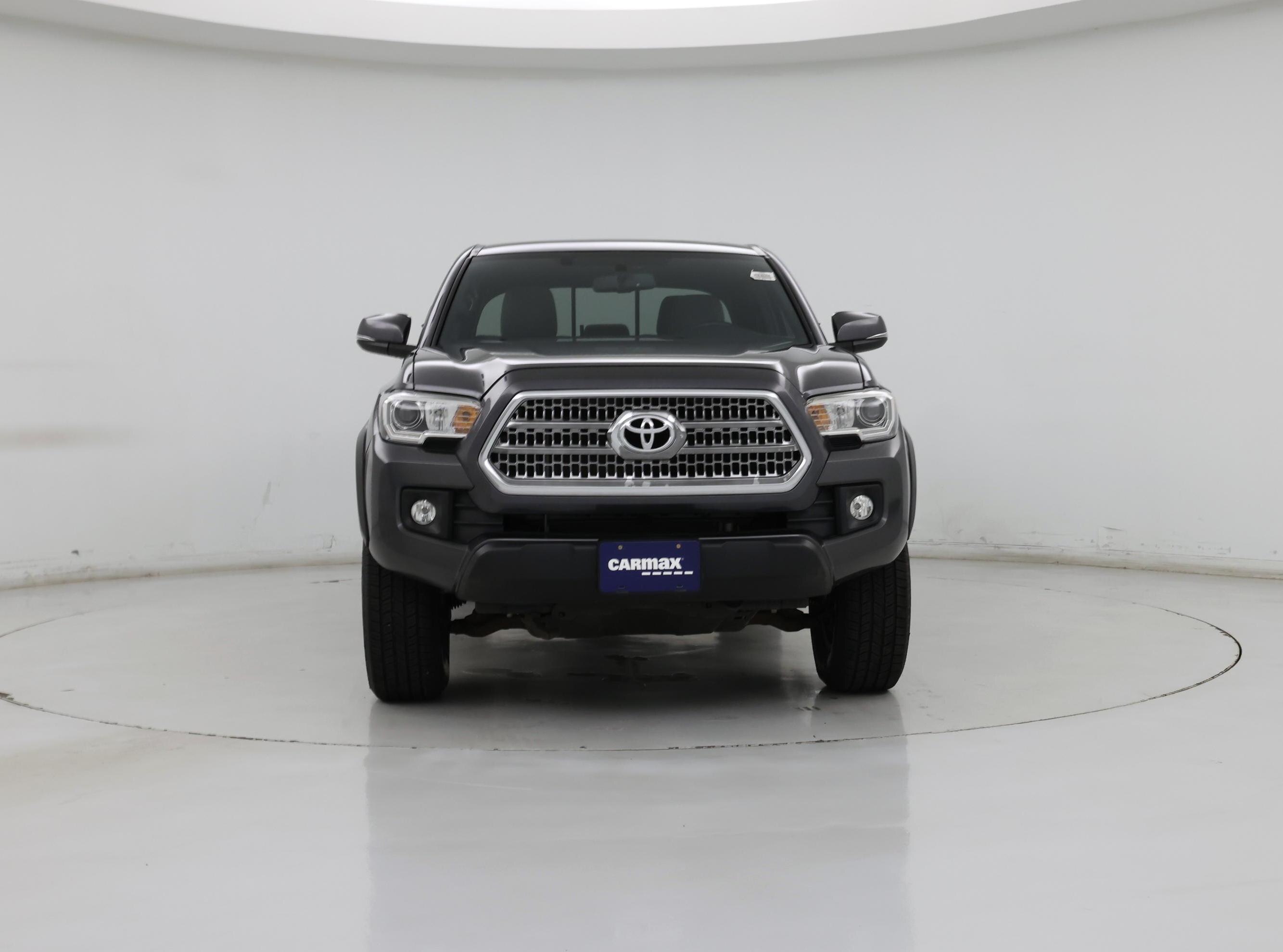 Thumbnail: 2017 Toyota Tacoma - 5