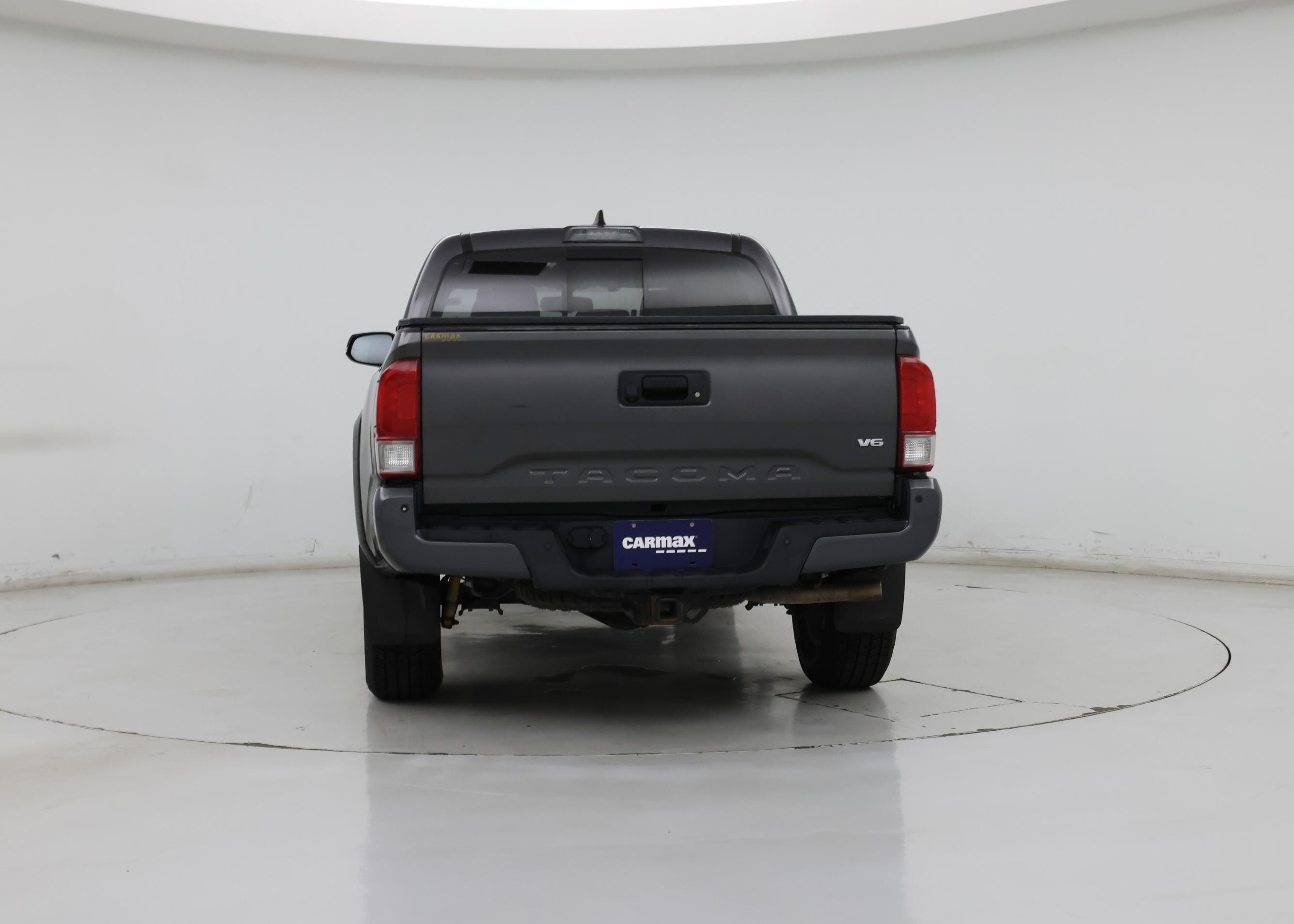 Thumbnail: 2017 Toyota Tacoma - 6