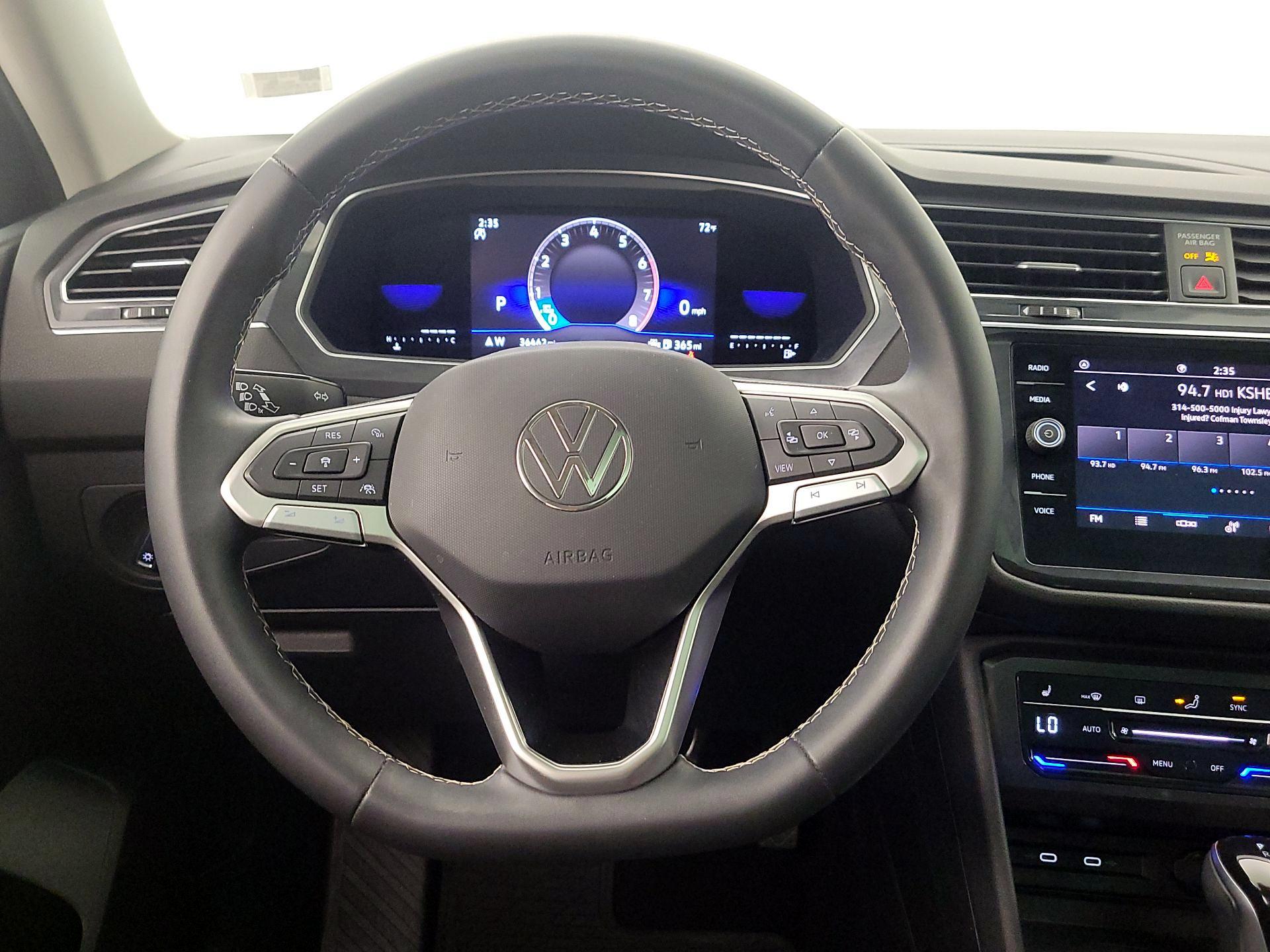 Thumbnail: 2022 Volkswagen Tiguan - 10