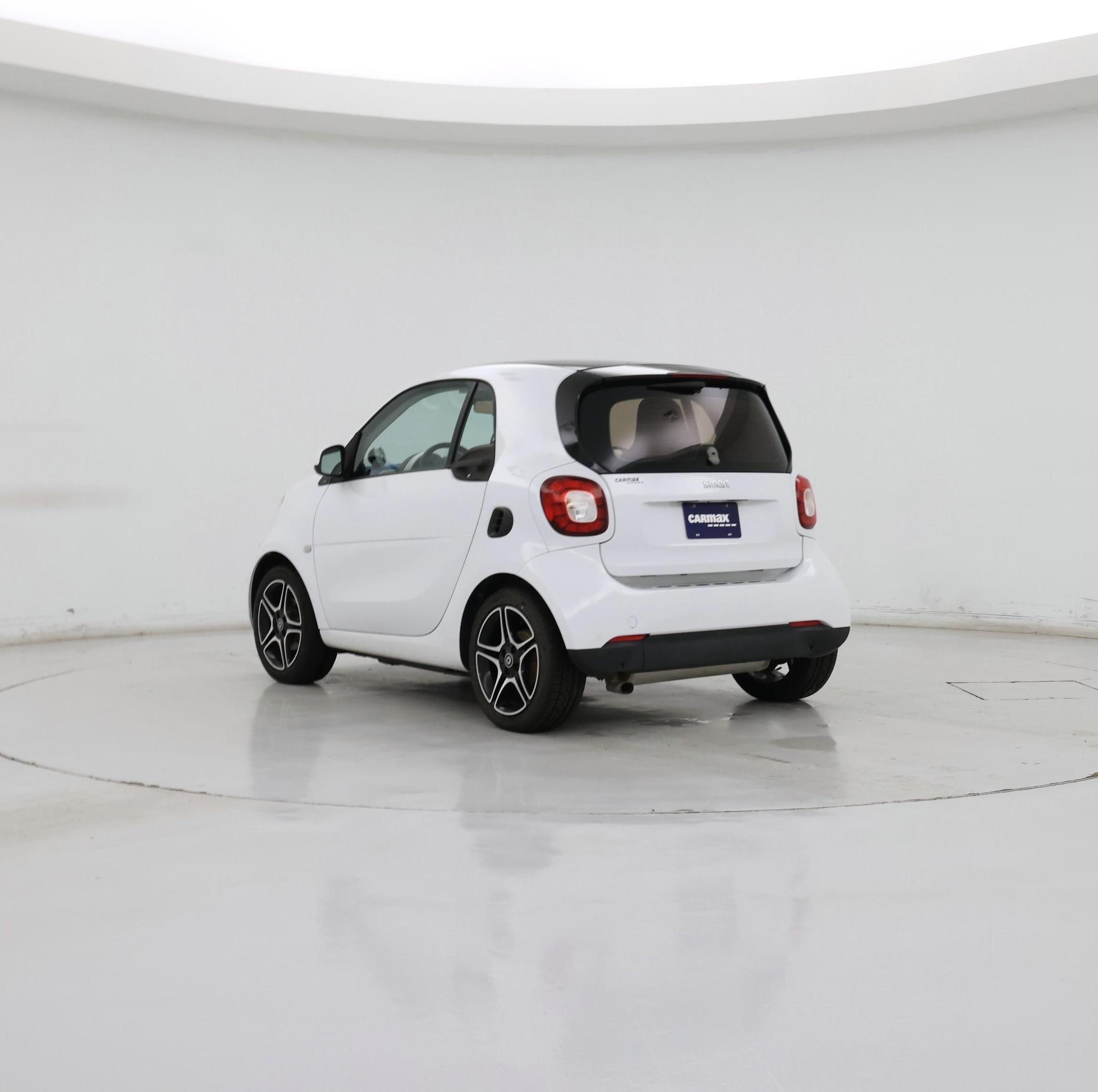Thumbnail: 2016 smart fortwo - 2