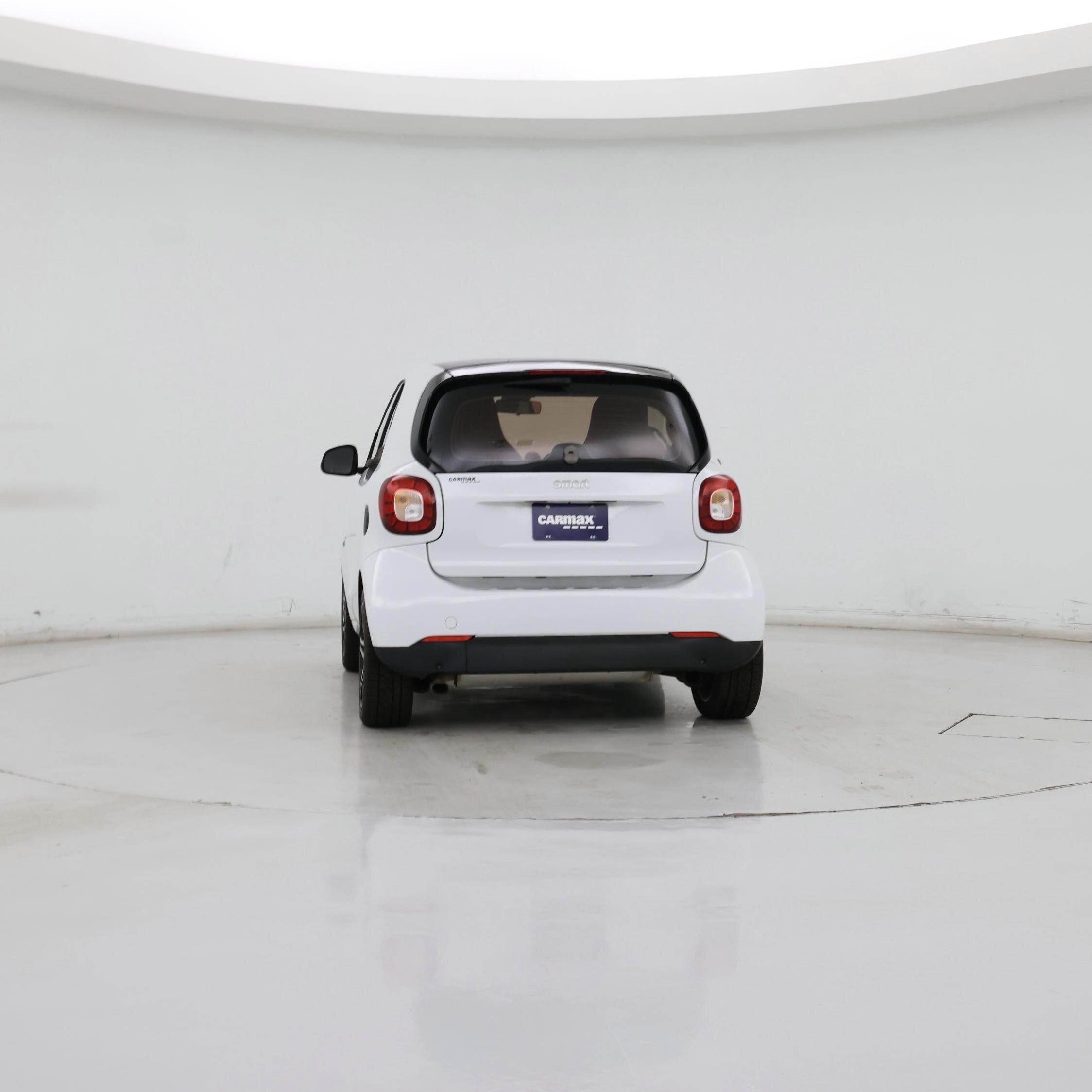 Thumbnail: 2016 smart fortwo - 6