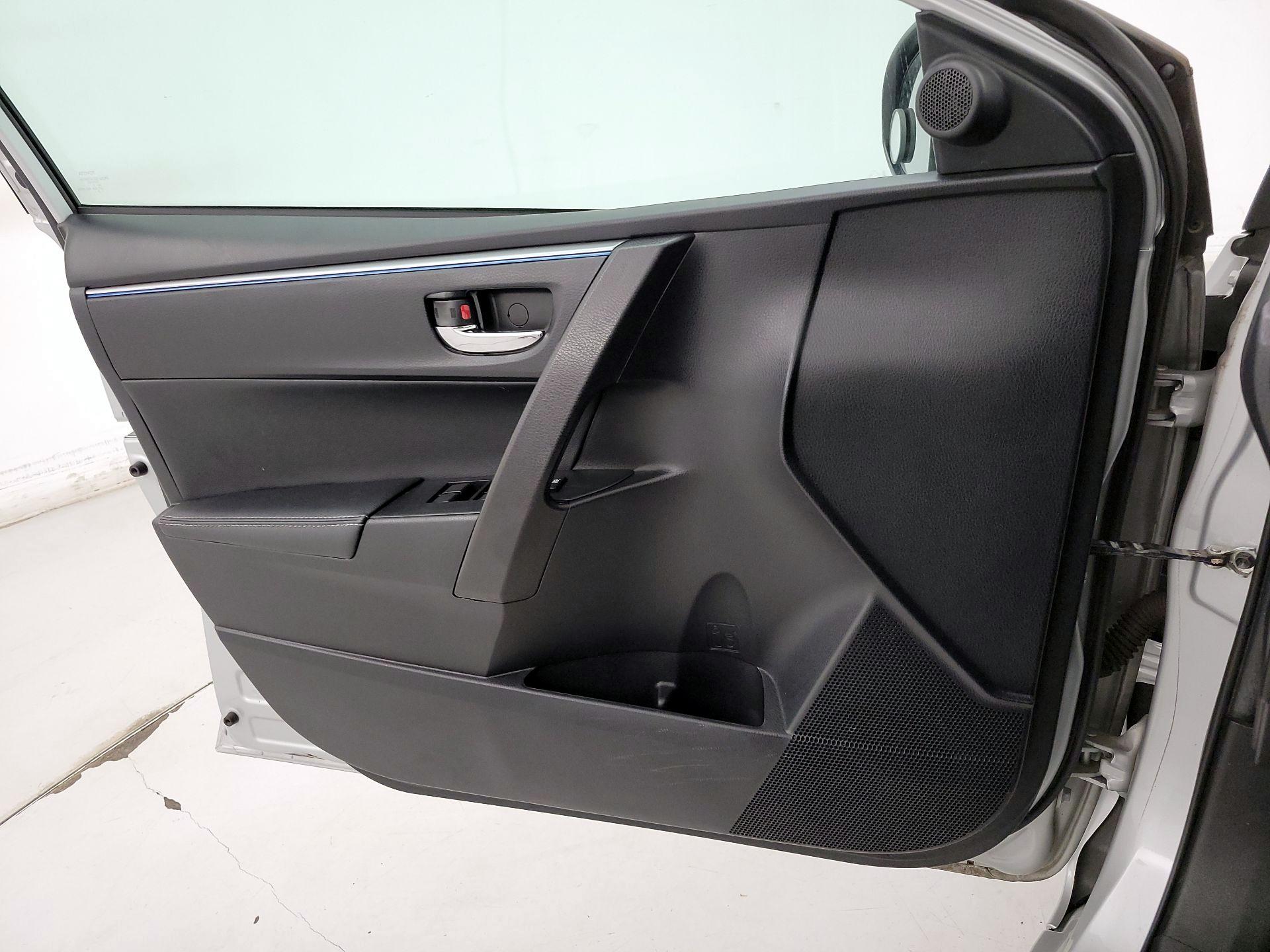 Thumbnail: 2015 Toyota Corolla - 12