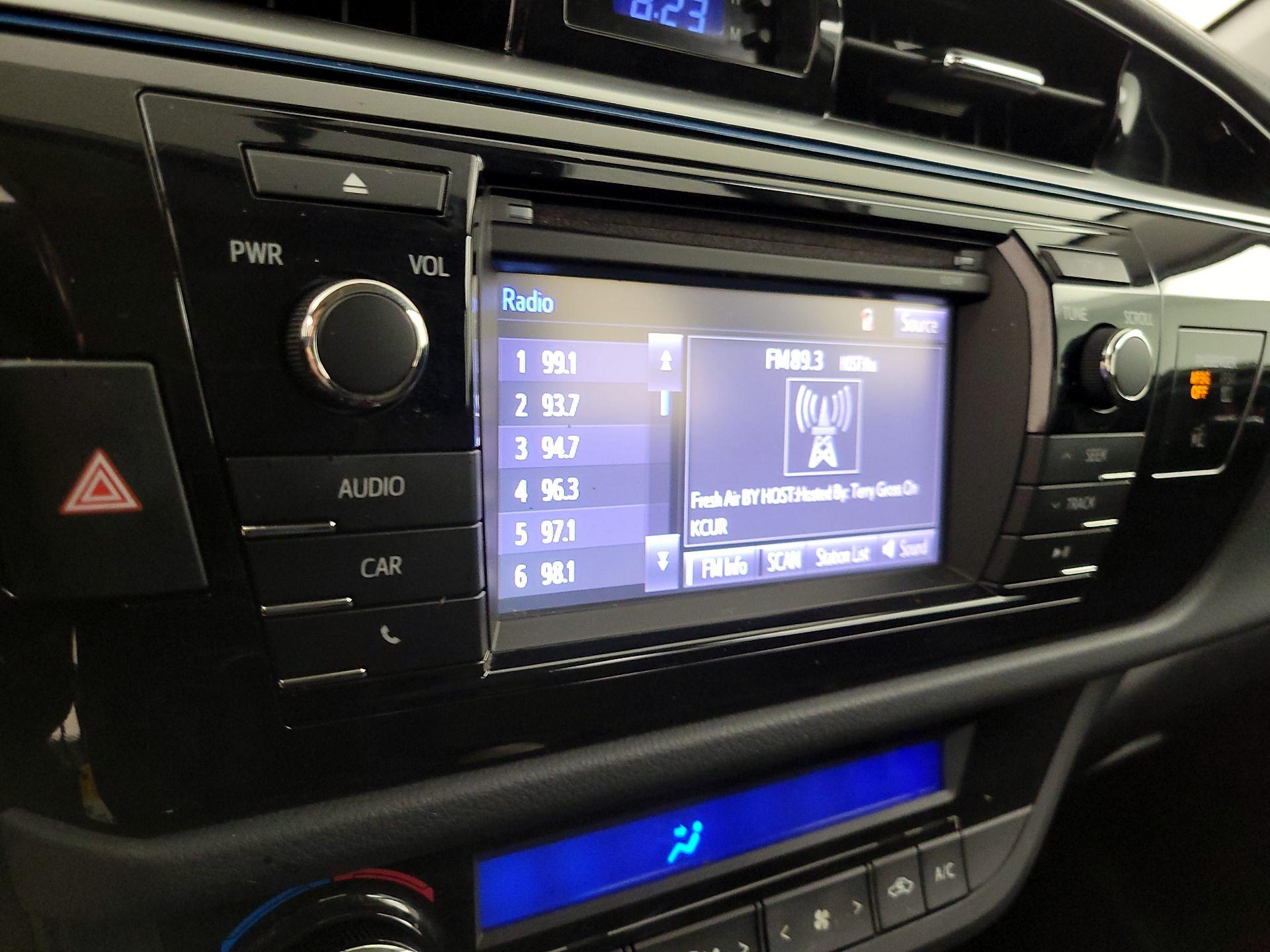 Thumbnail: 2015 Toyota Corolla - 15