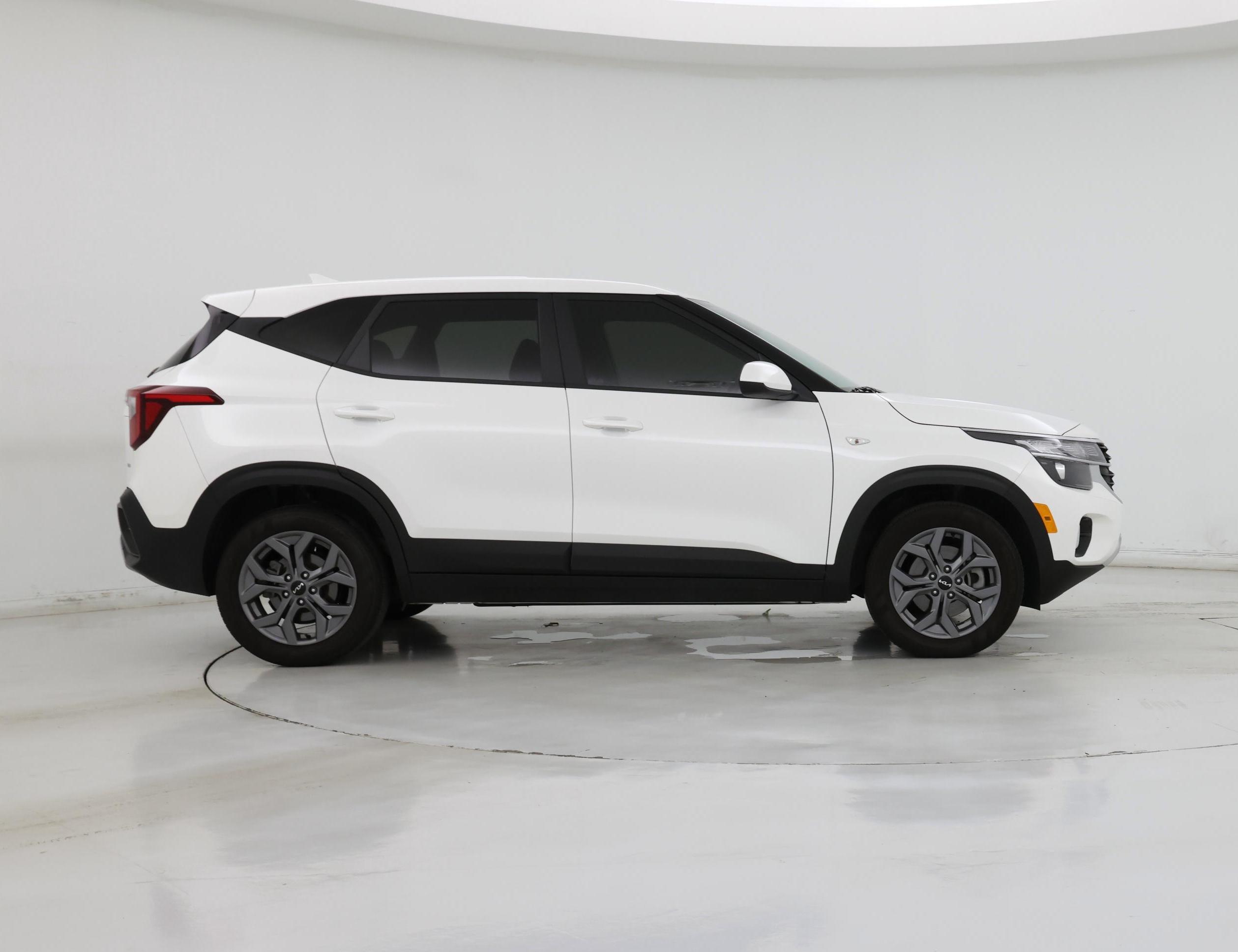 Thumbnail: 2024 Kia Seltos - 7