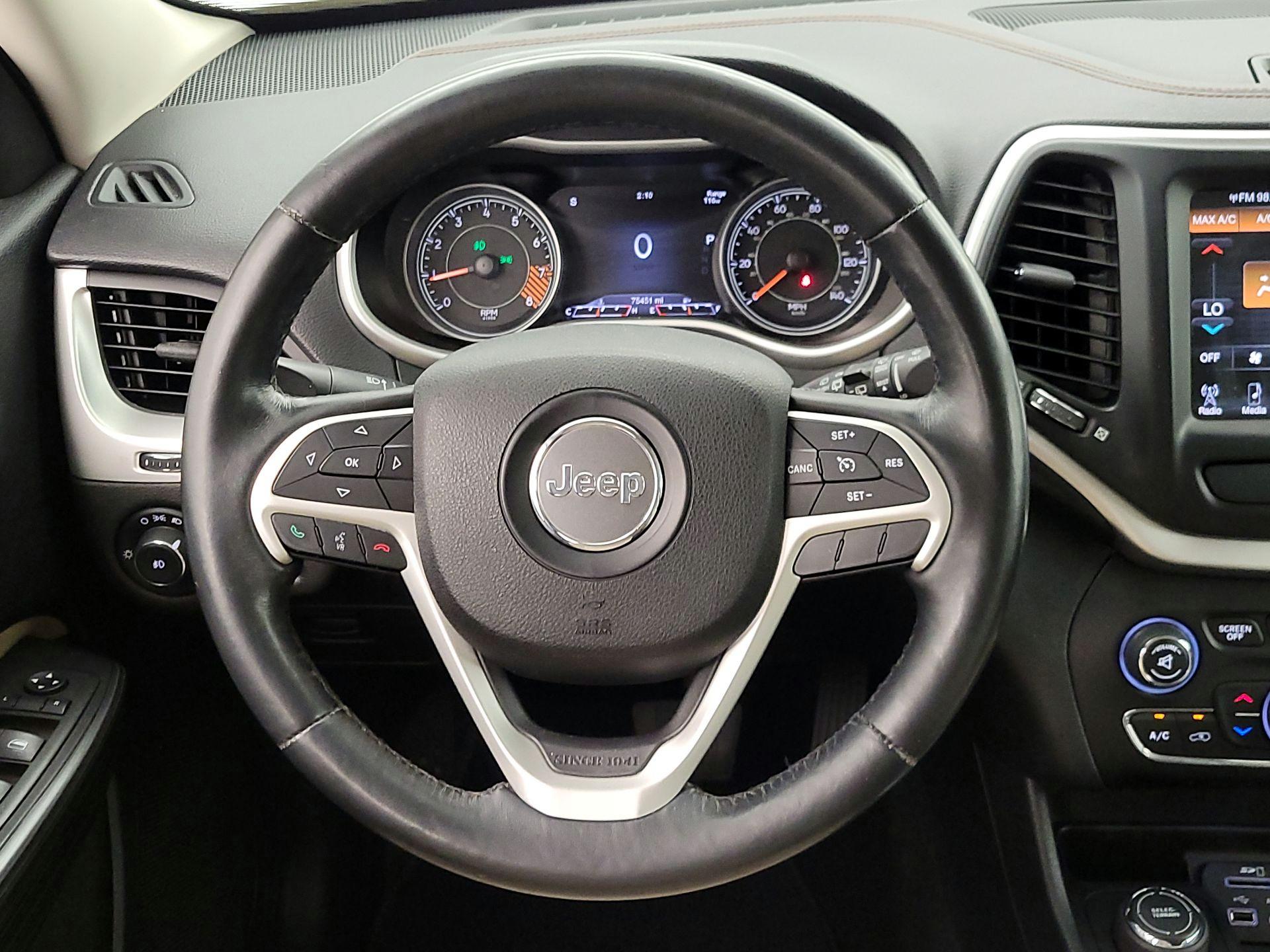 Thumbnail: 2015 Jeep Cherokee - 10
