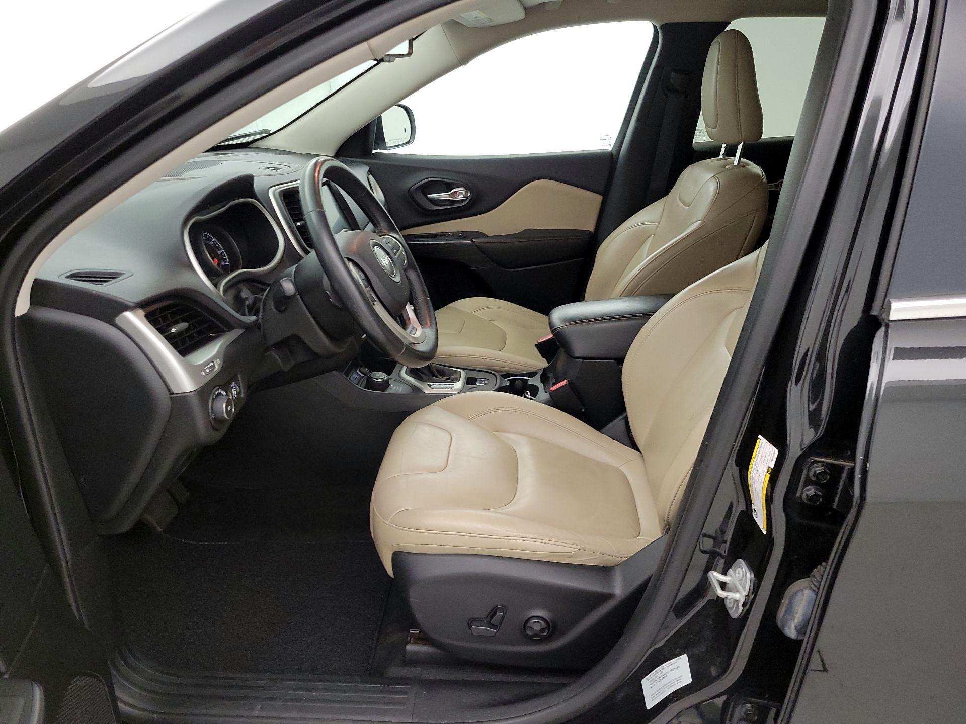 Thumbnail: 2015 Jeep Cherokee - 11
