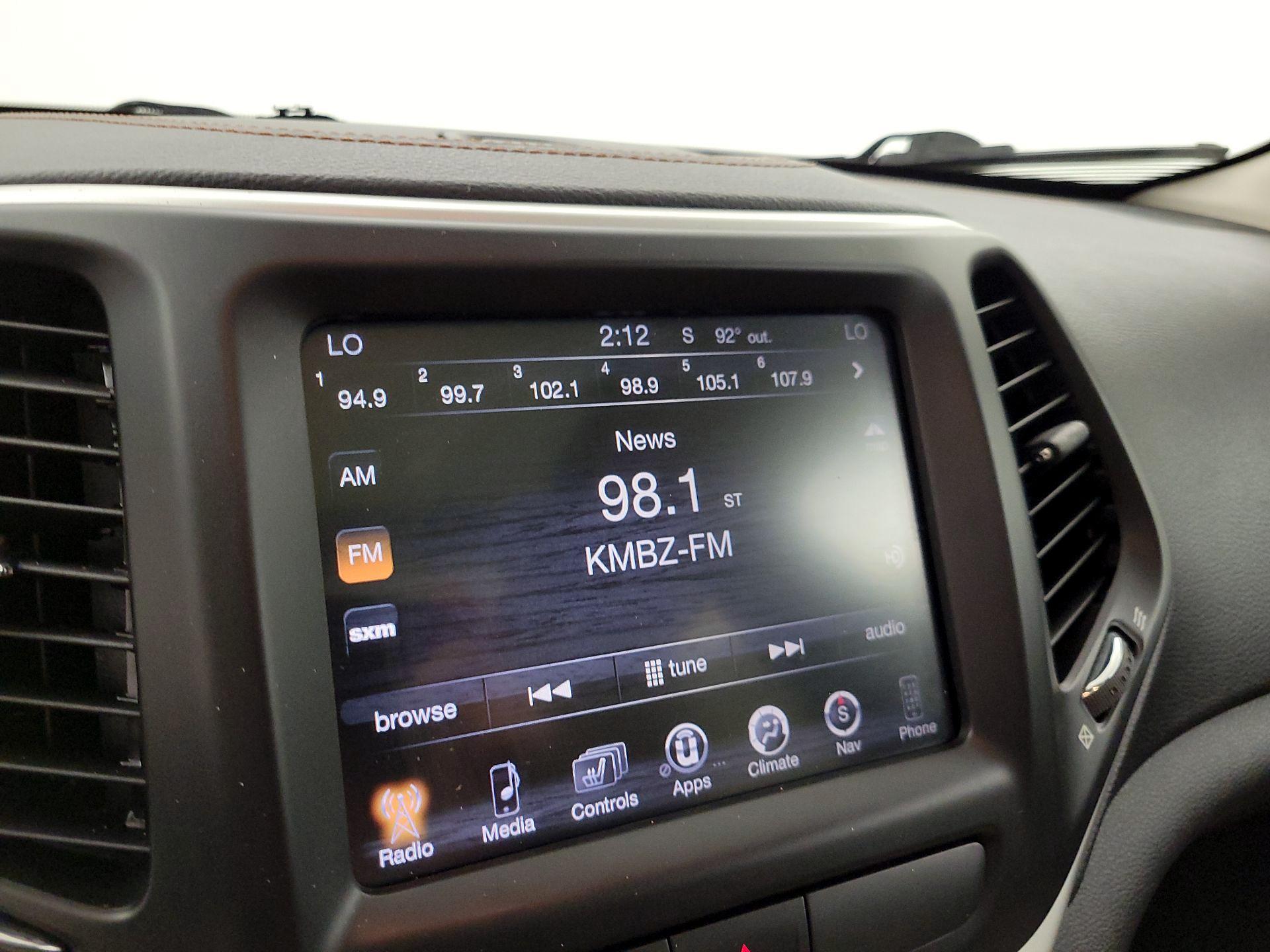 Thumbnail: 2015 Jeep Cherokee - 16