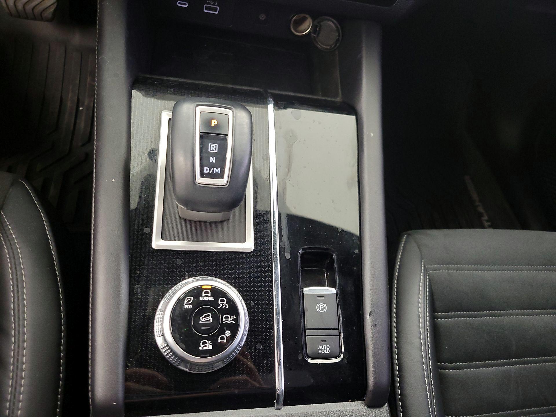 Thumbnail: 2022 Mitsubishi Outlander - 17
