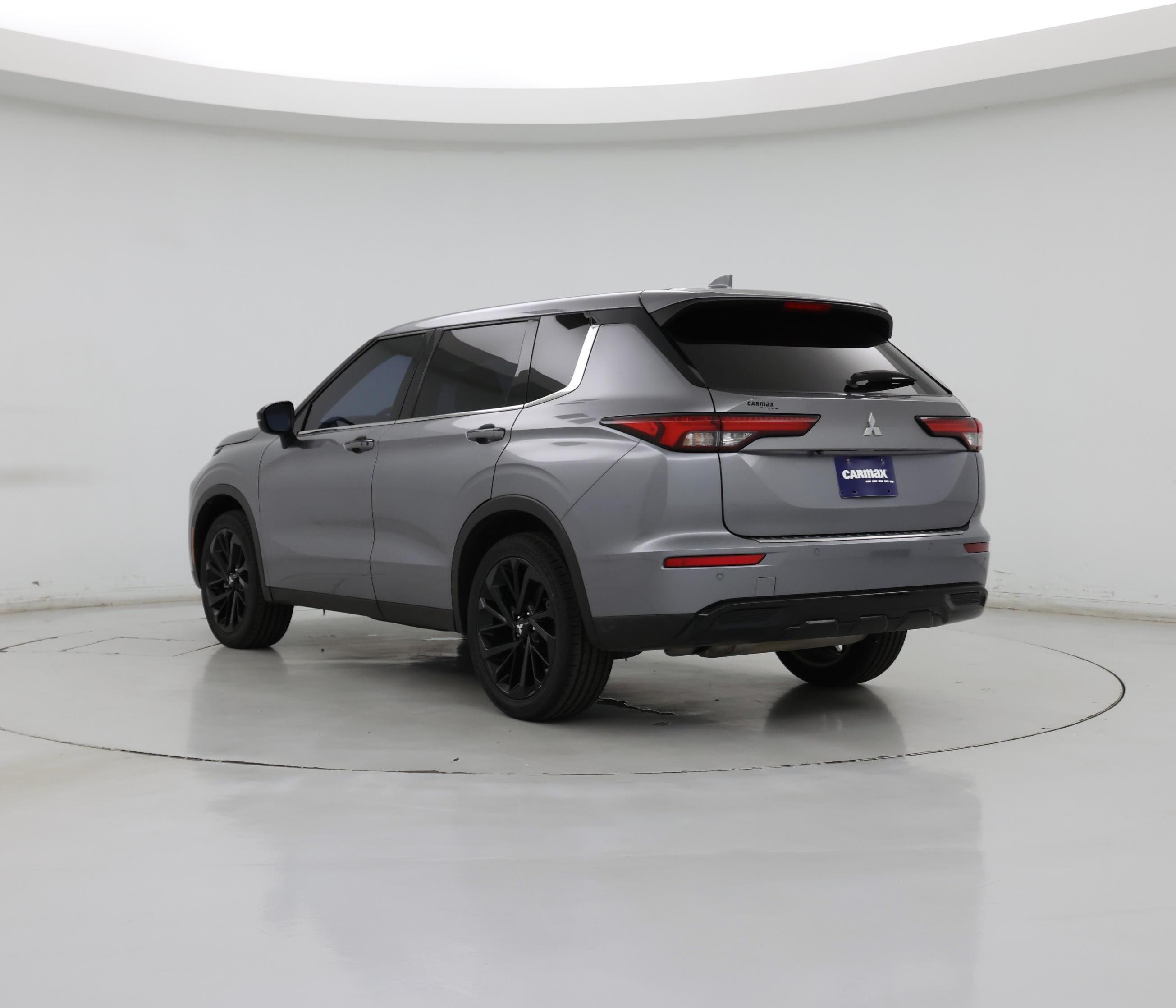 Thumbnail: 2022 Mitsubishi Outlander - 2