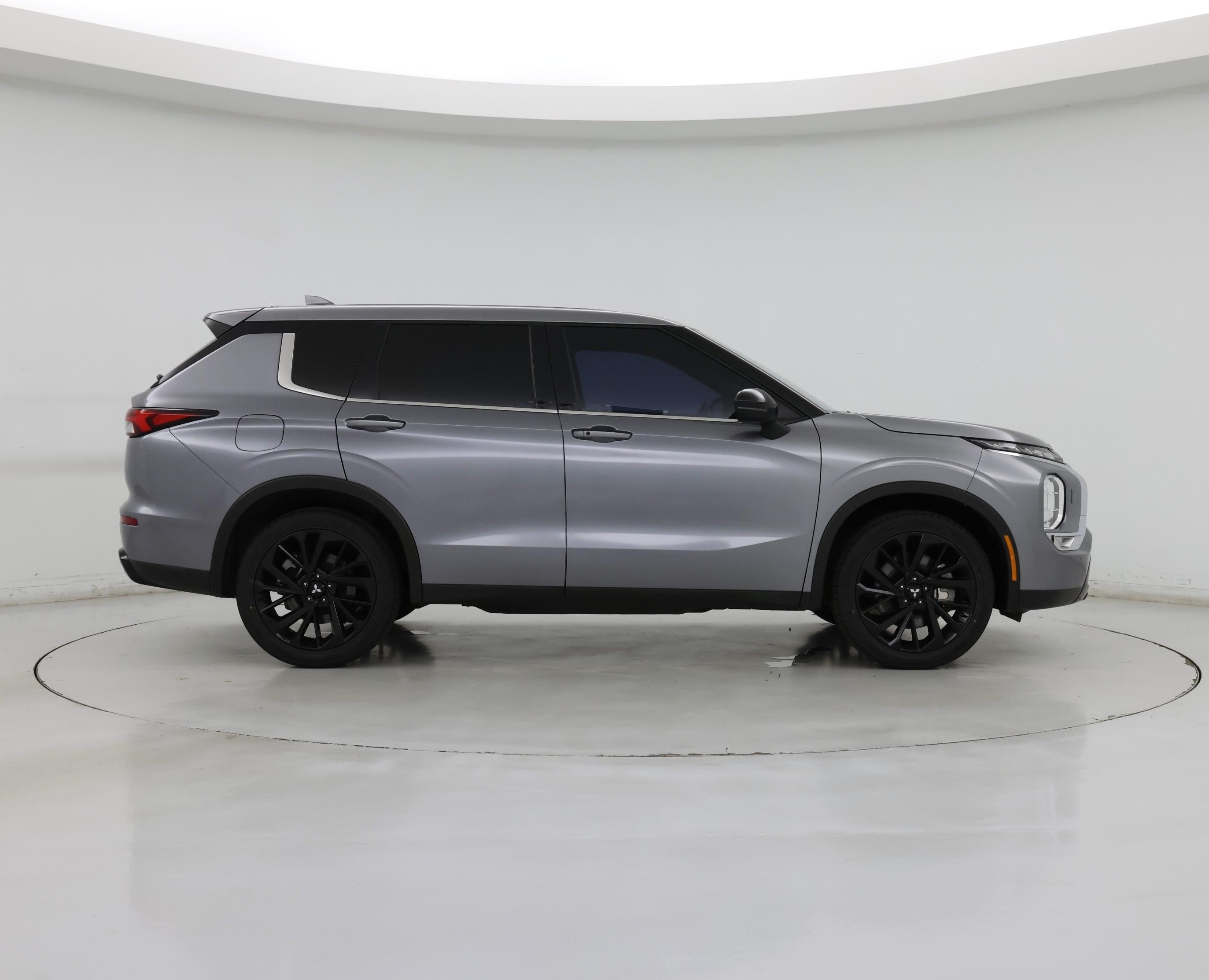 Thumbnail: 2022 Mitsubishi Outlander - 7