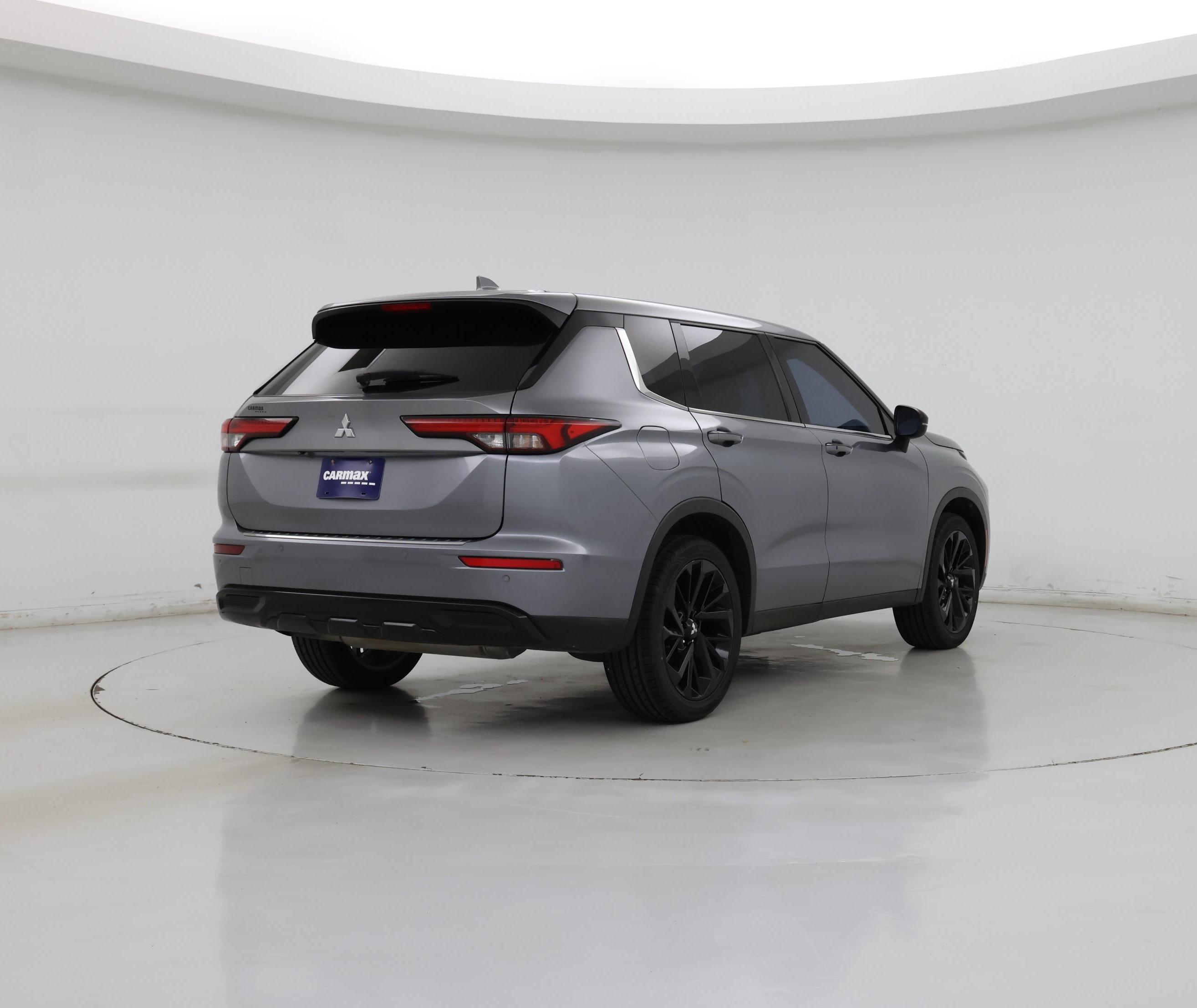 Thumbnail: 2022 Mitsubishi Outlander - 8