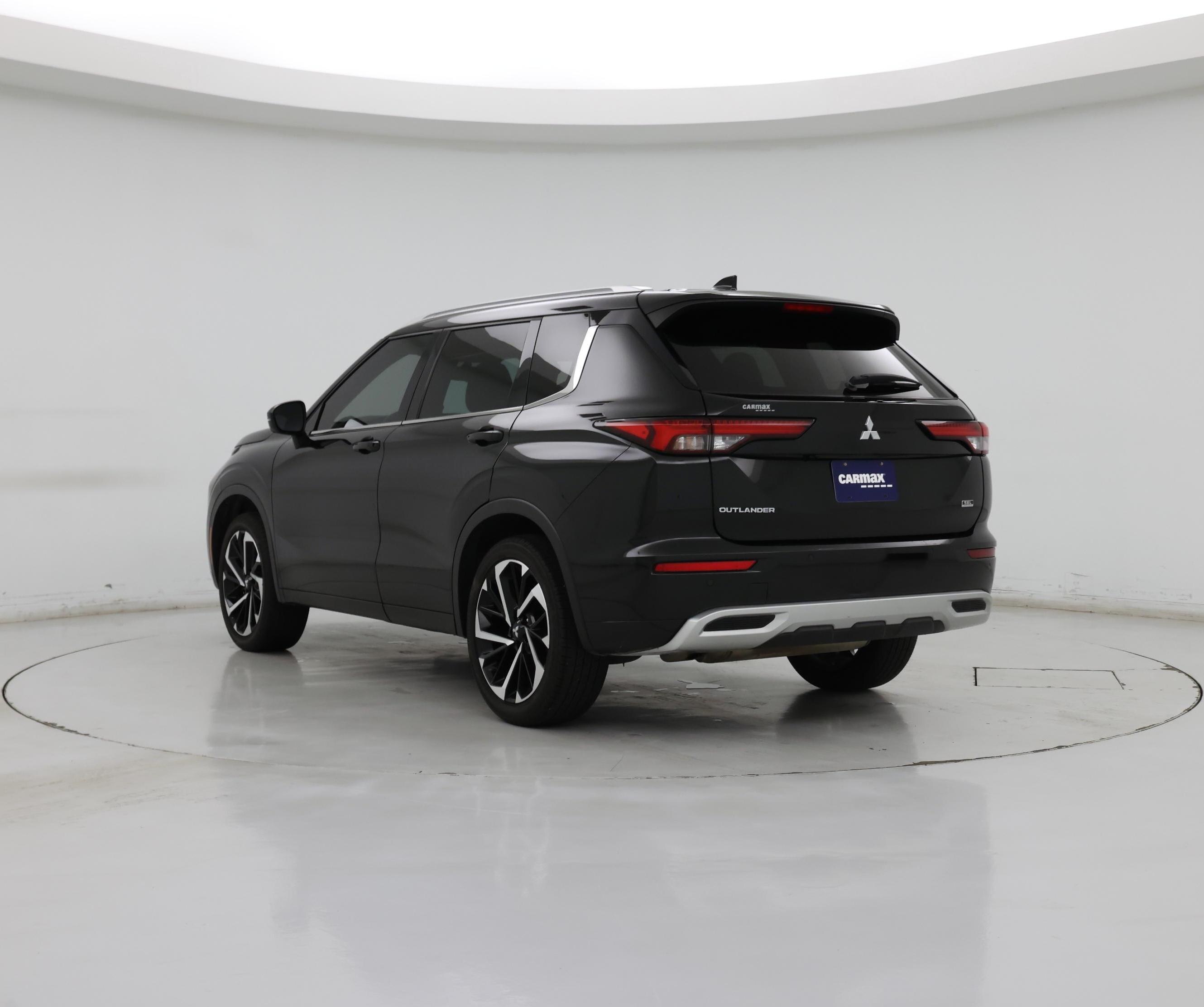 Thumbnail: 2022 Mitsubishi Outlander - 2