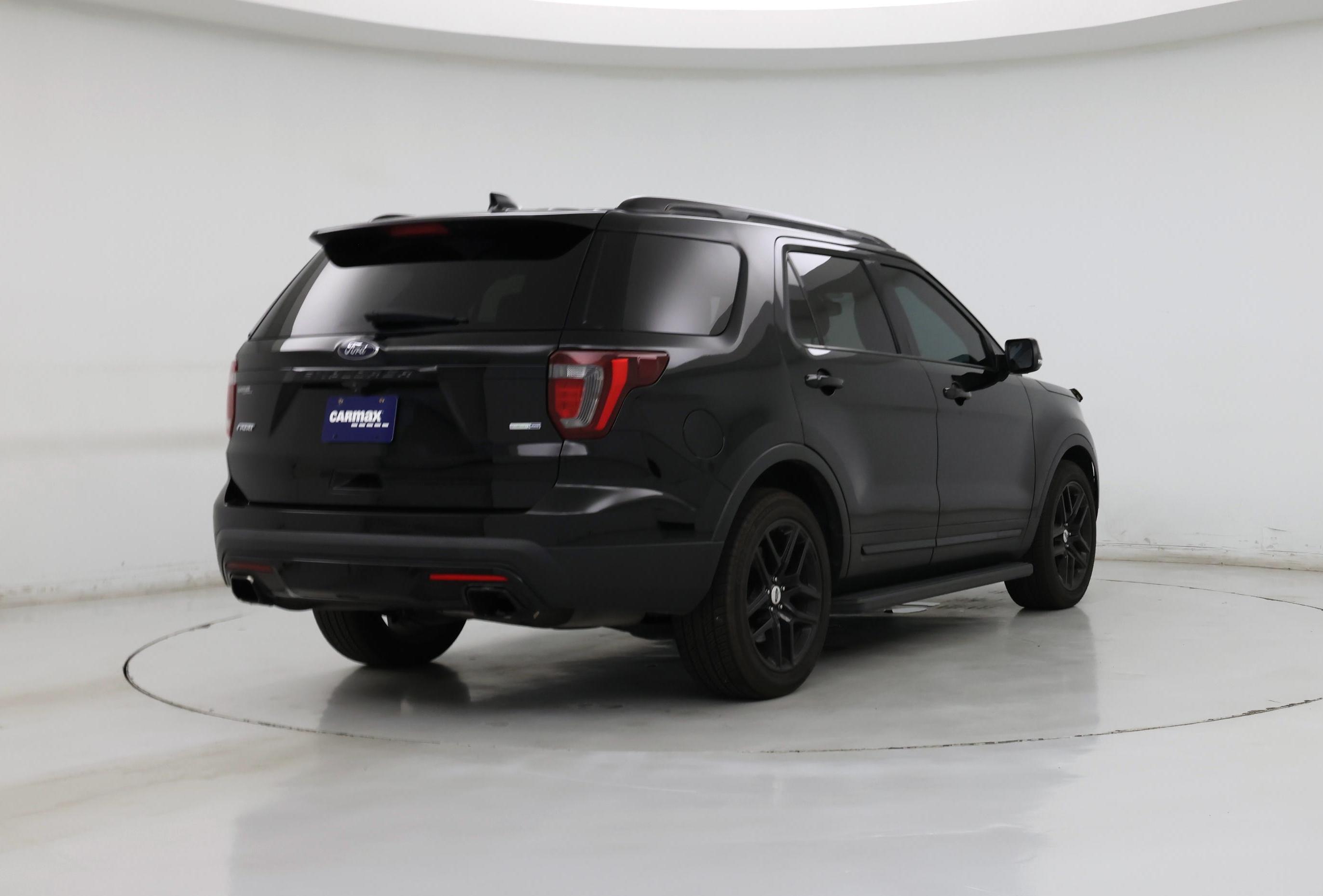 Thumbnail: 2017 Ford Explorer - 8