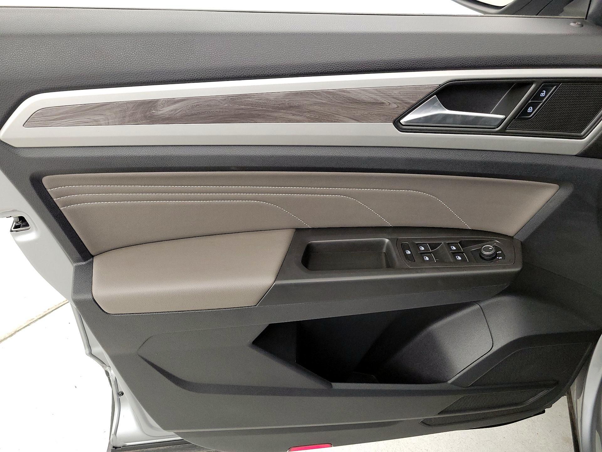 Thumbnail: 2022 Volkswagen Atlas - 12