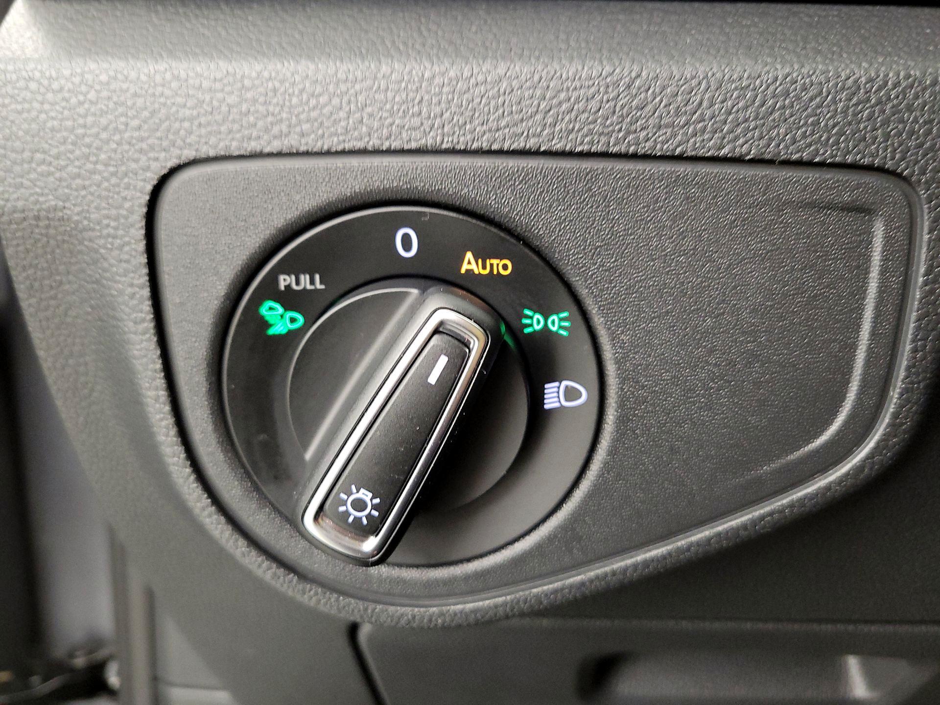 Thumbnail: 2022 Volkswagen Atlas - 13