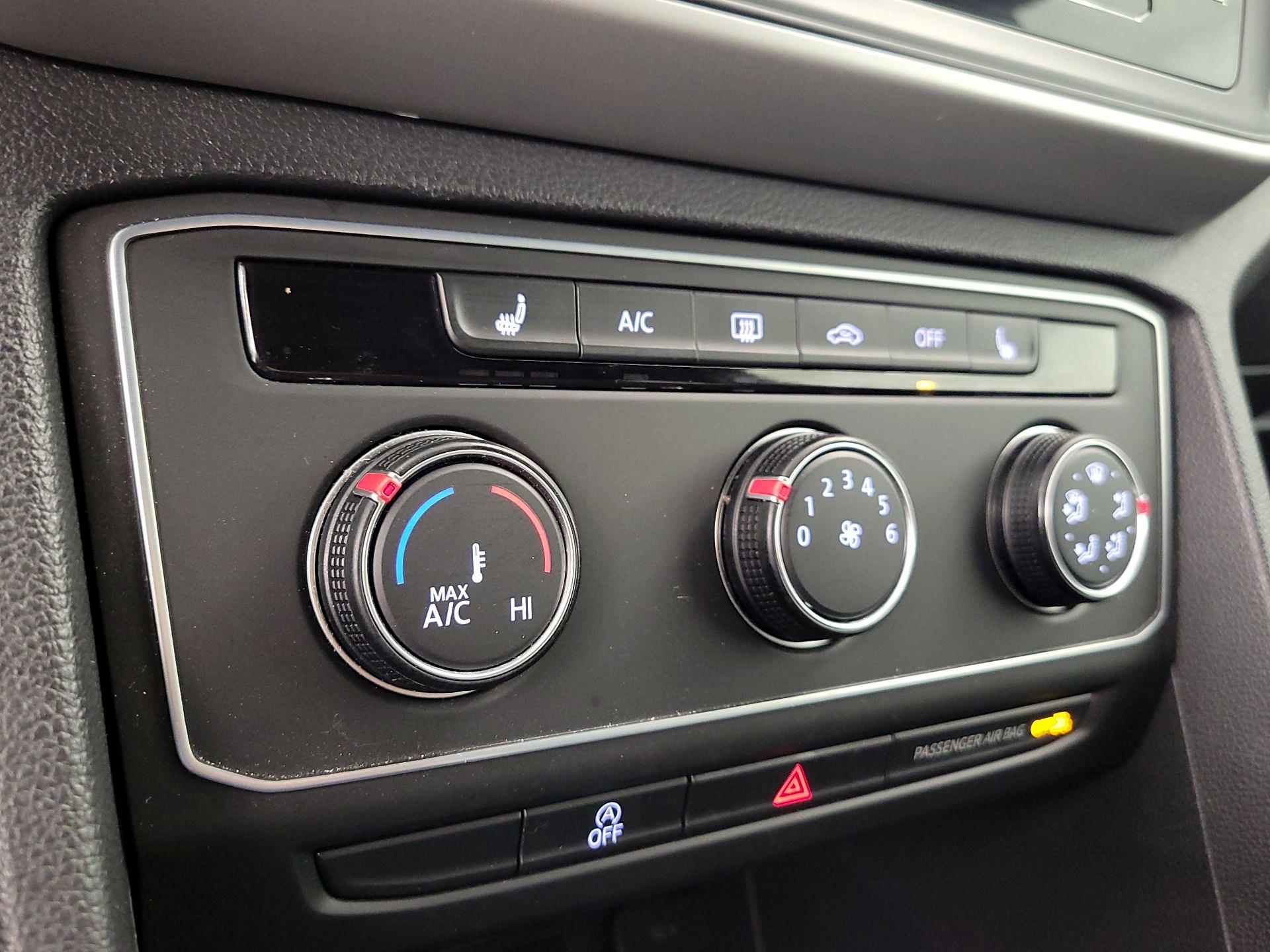 Thumbnail: 2022 Volkswagen Atlas - 16