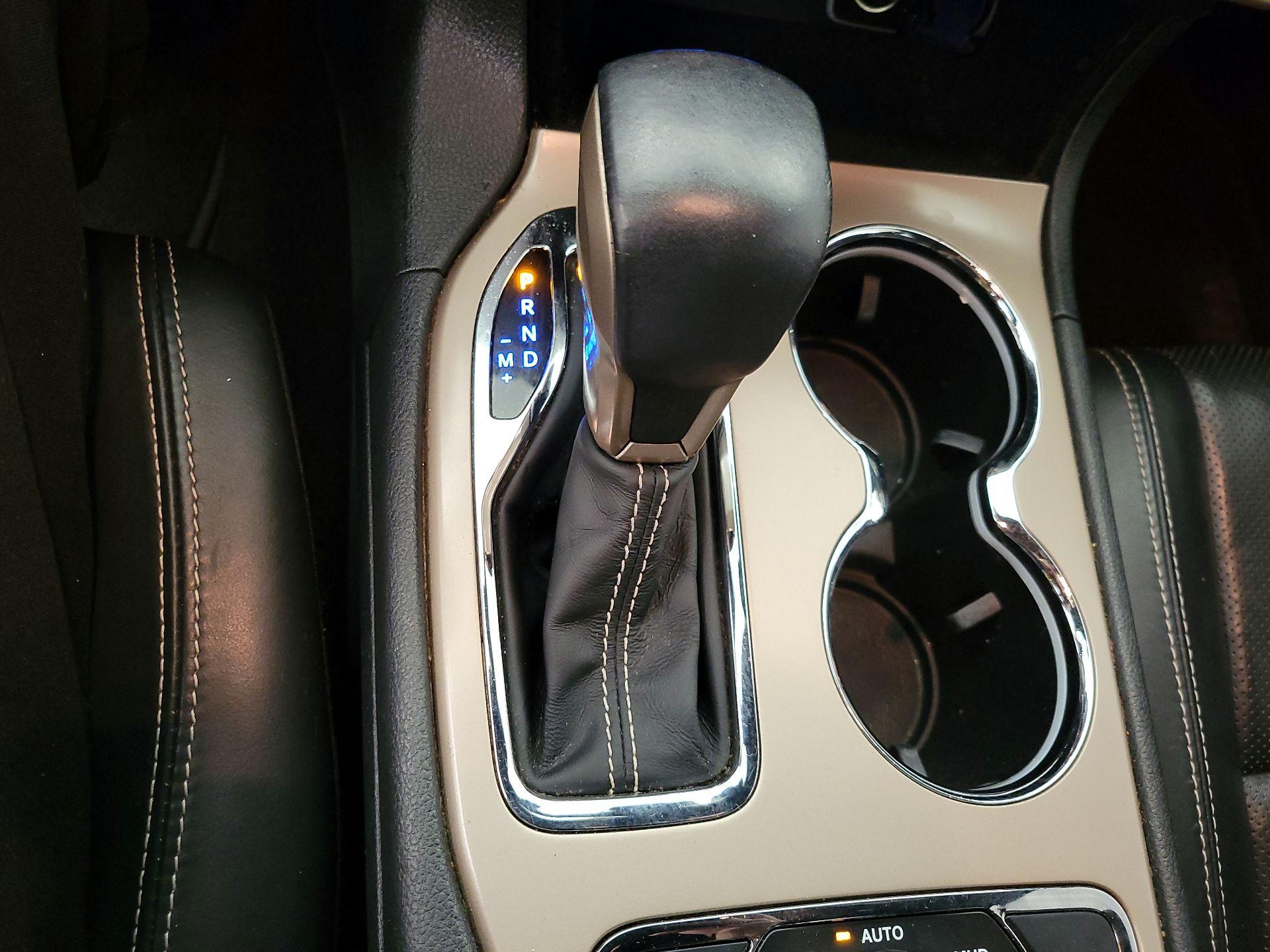 Thumbnail: 2016 Jeep Grand Cherokee - 18