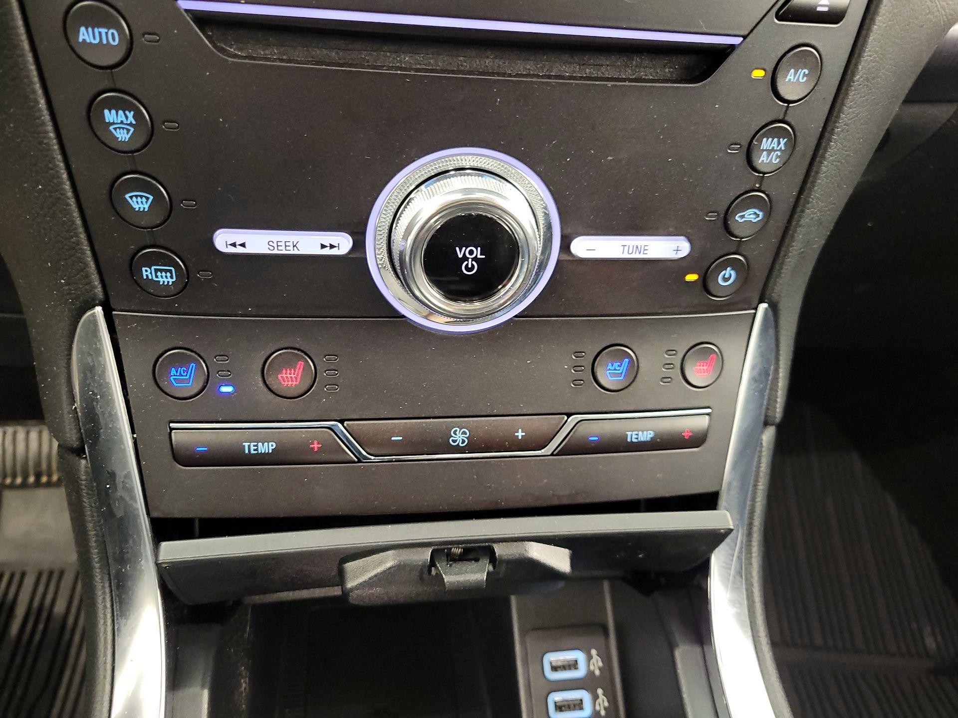 Thumbnail: 2019 Ford Edge - 17
