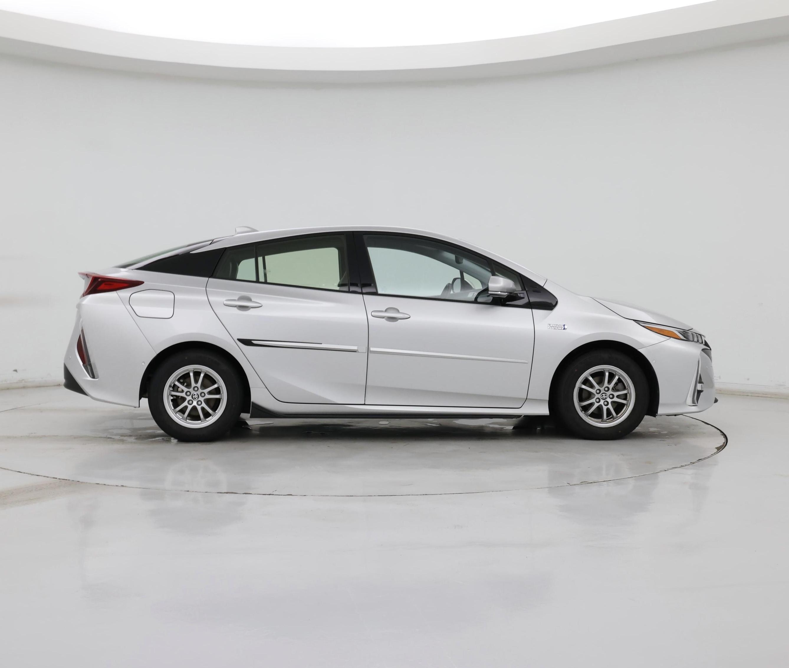 Thumbnail: 2017 Toyota Prius Prime - 7